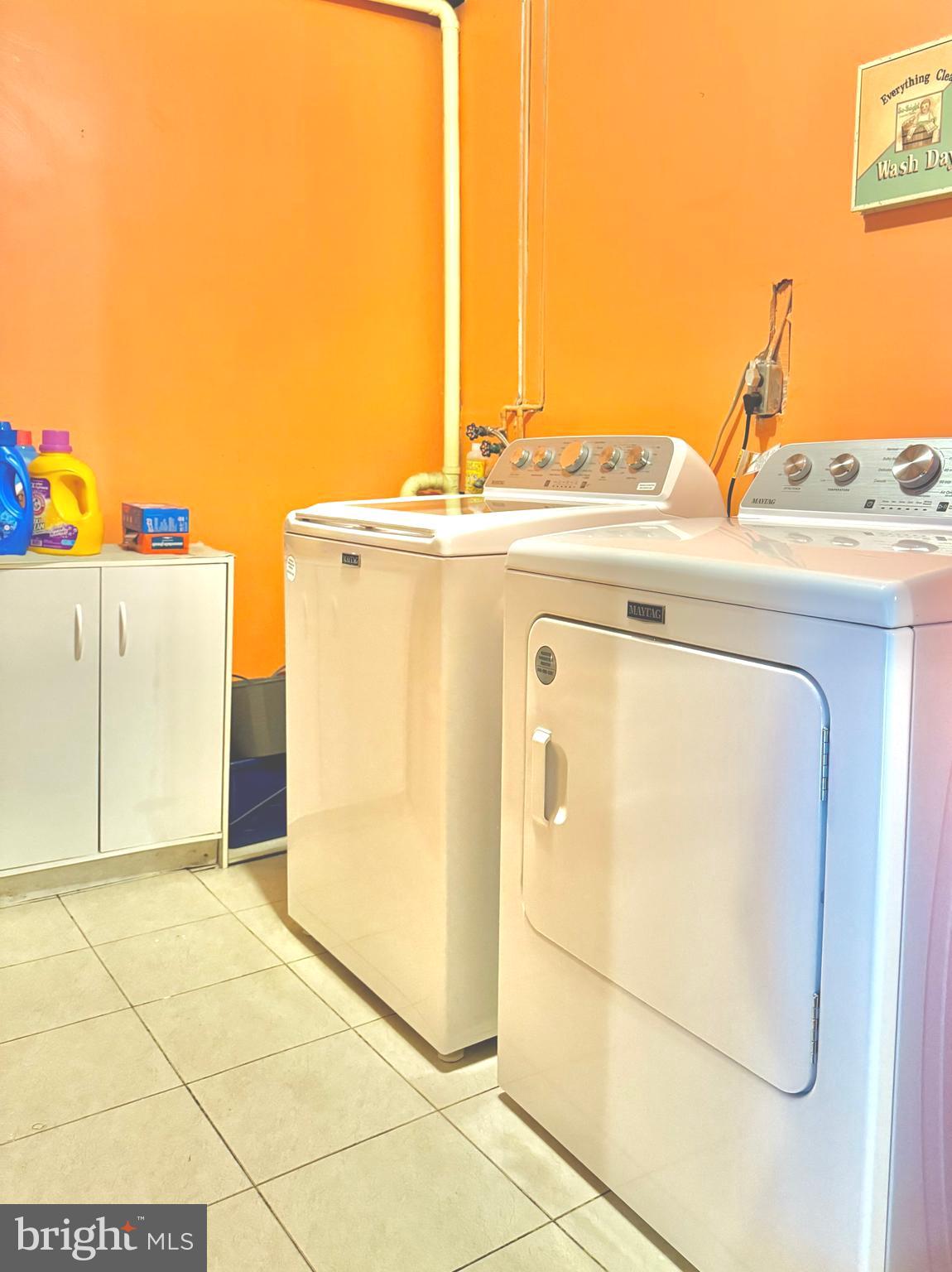 ROYAL COURT - Residential