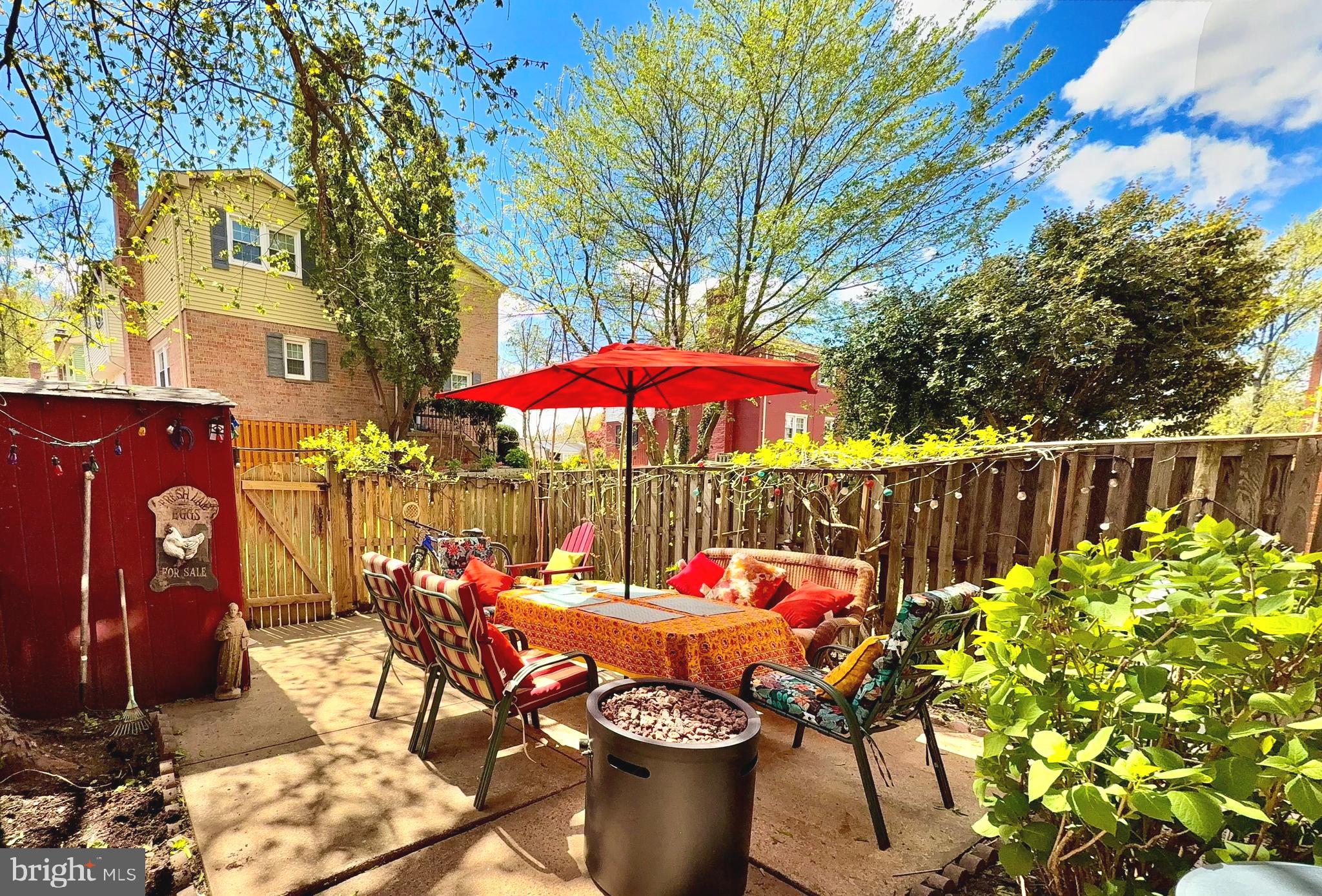 ROYAL COURT - Residential