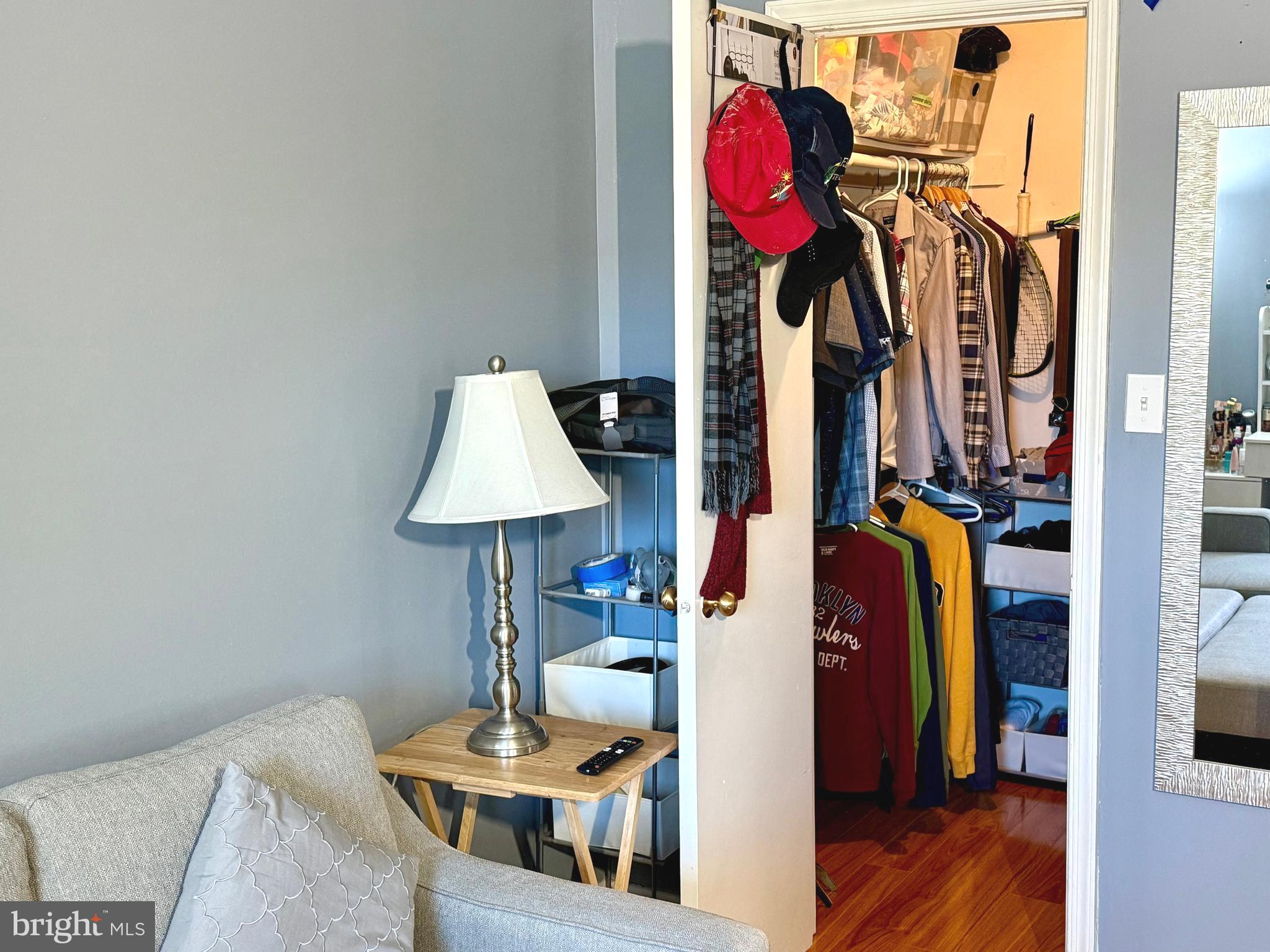 ROYAL COURT - Residential