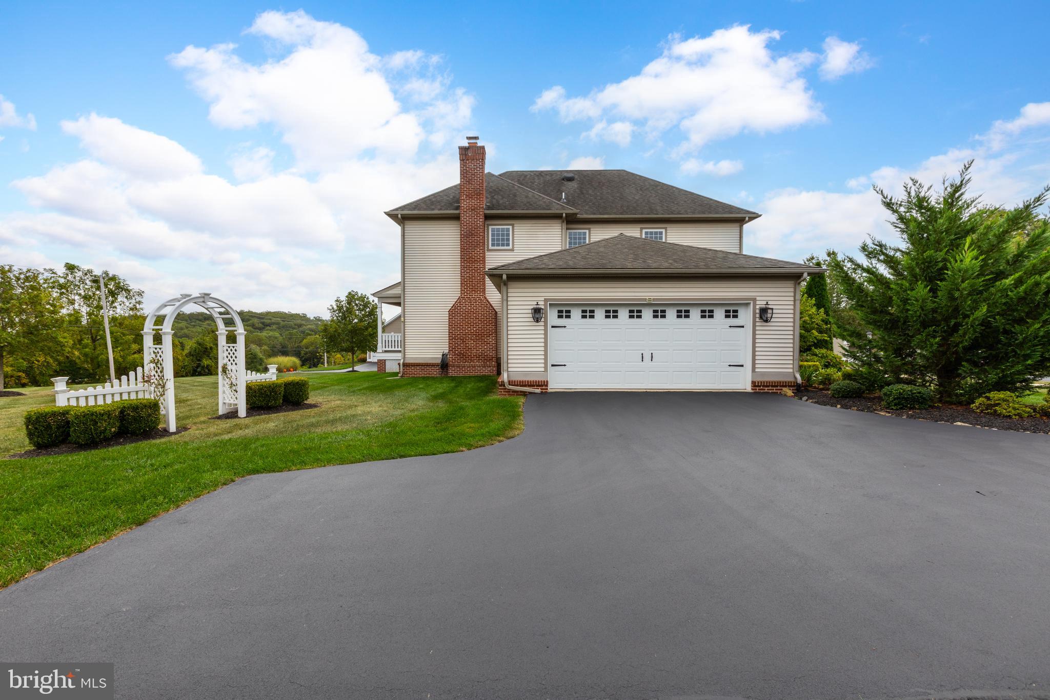 411 FAIRMONT DRIVE