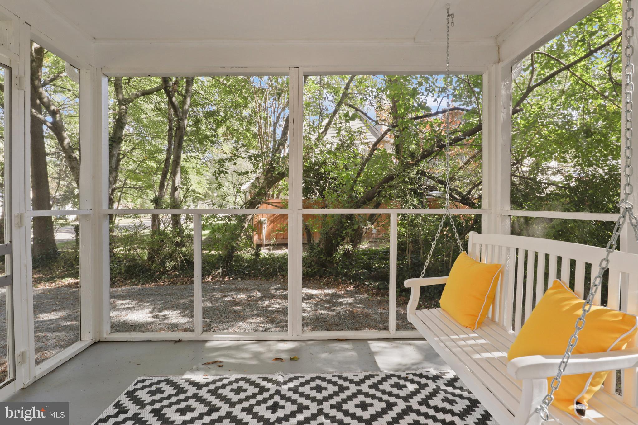 6109 HAMPSTEAD AVENUE