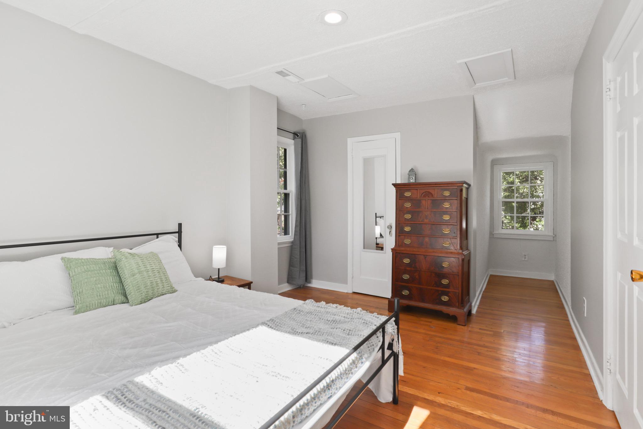 WESTVIEW MANOR - Residential