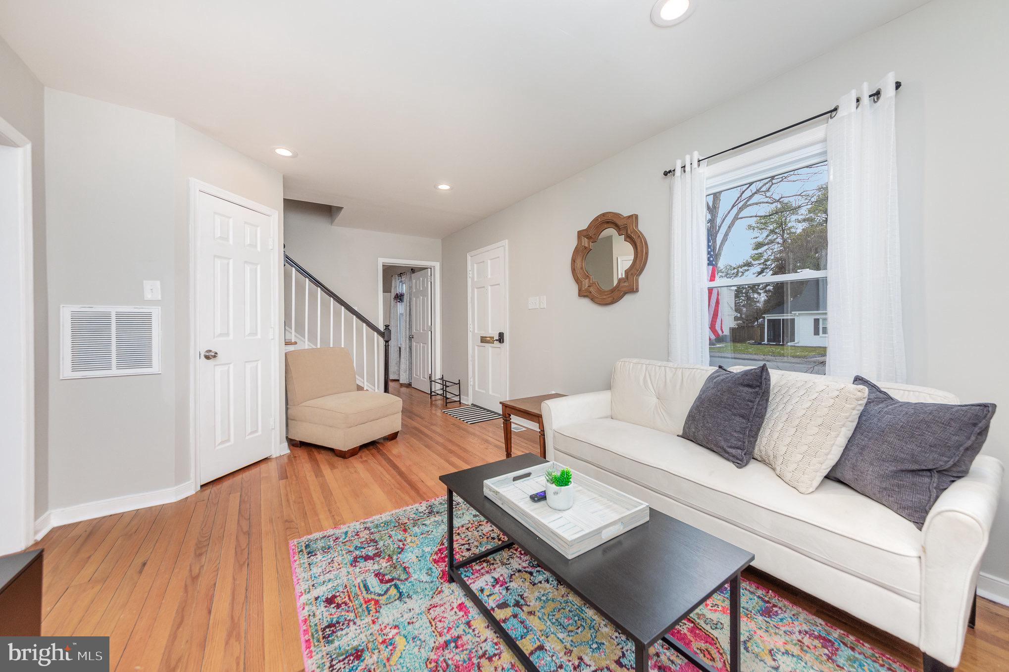 6109 HAMPSTEAD AVENUE