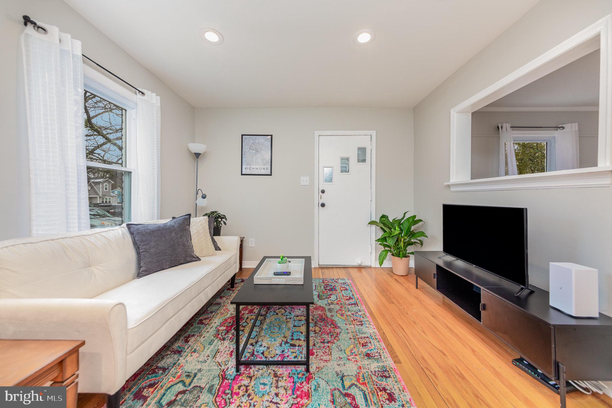 6109 HAMPSTEAD AVENUE