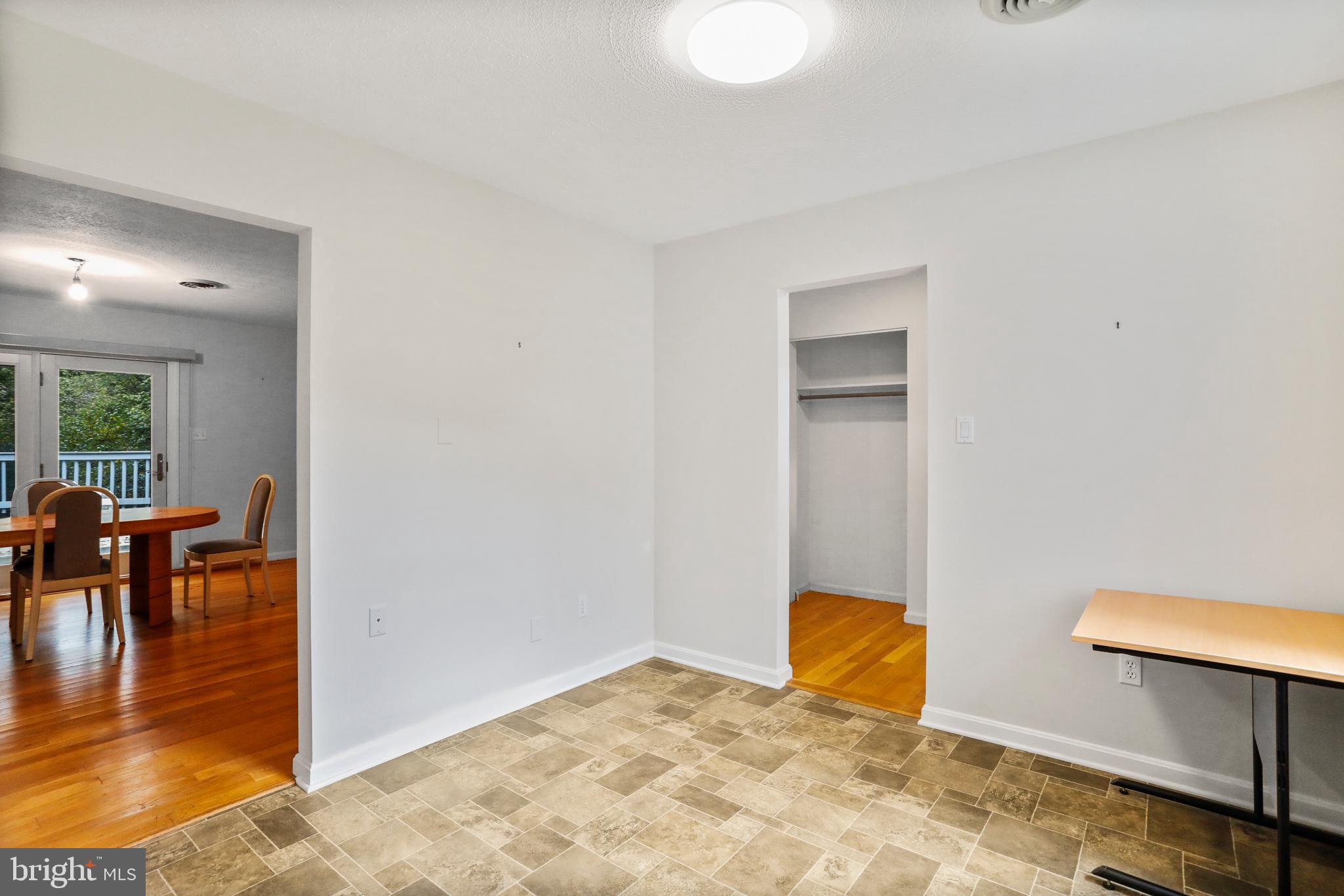 RIDGE VALLEY - Residential