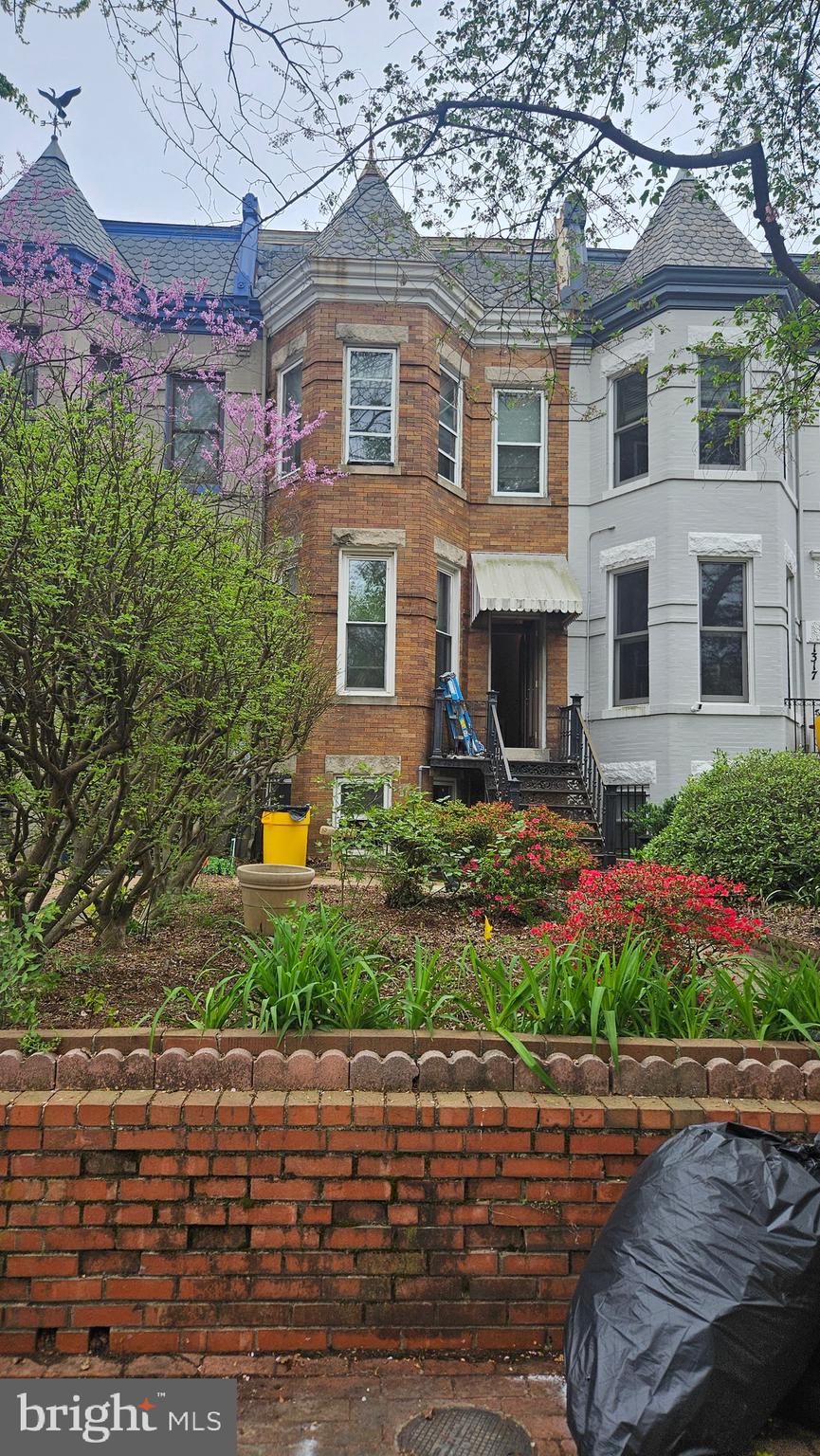 1319 EAST CAPITOL STREET SE