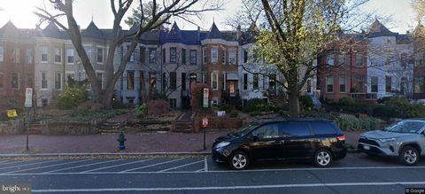 1319 EAST CAPITOL STREET SE WASHINGTON DC 20003