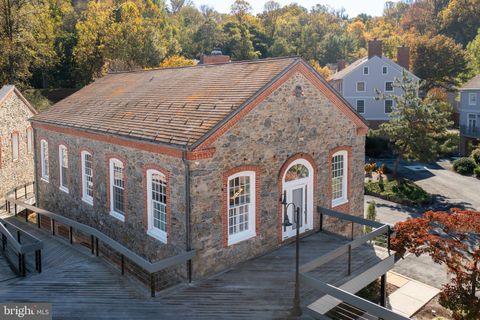 24 S ROCKLAND FALLS ROAD 24 ROCKLAND DE 19732