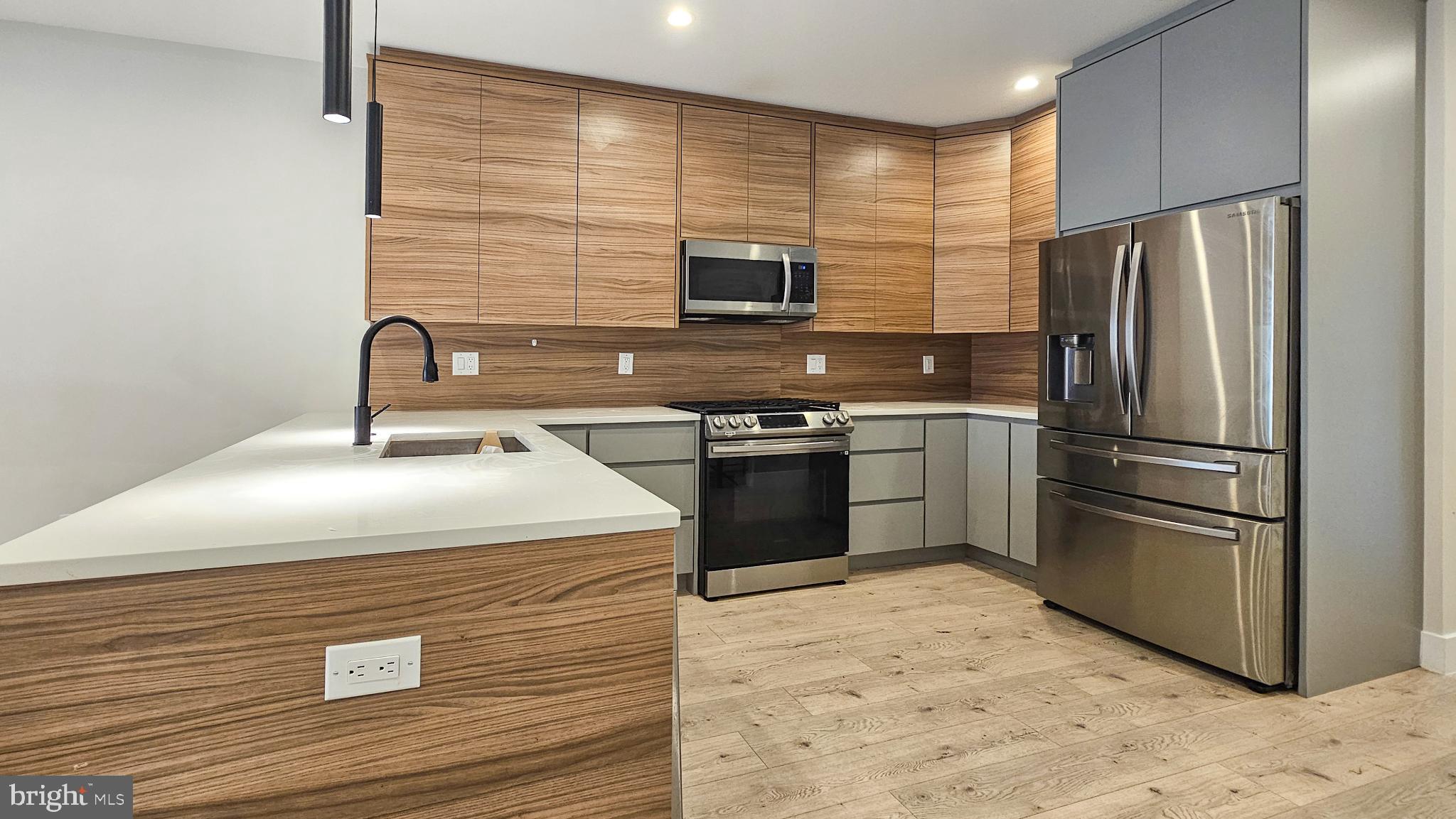 POINT BREEZE - Residential Lease