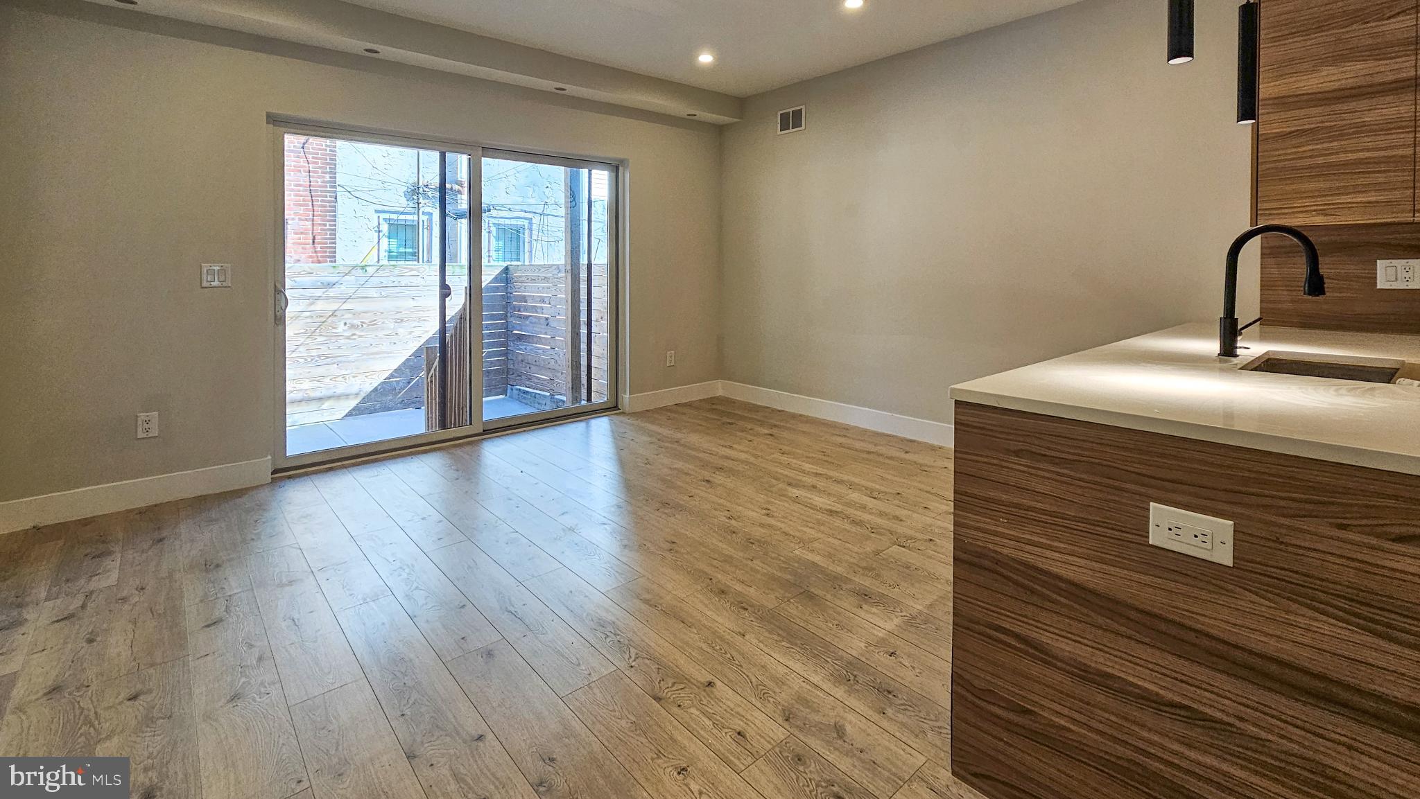 POINT BREEZE - Residential Lease