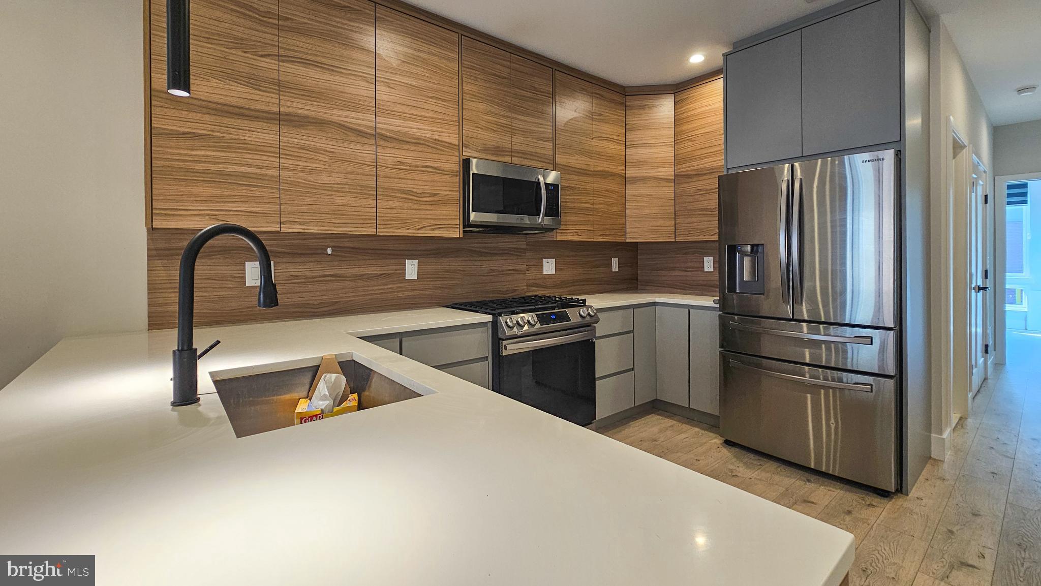 POINT BREEZE - Residential Lease