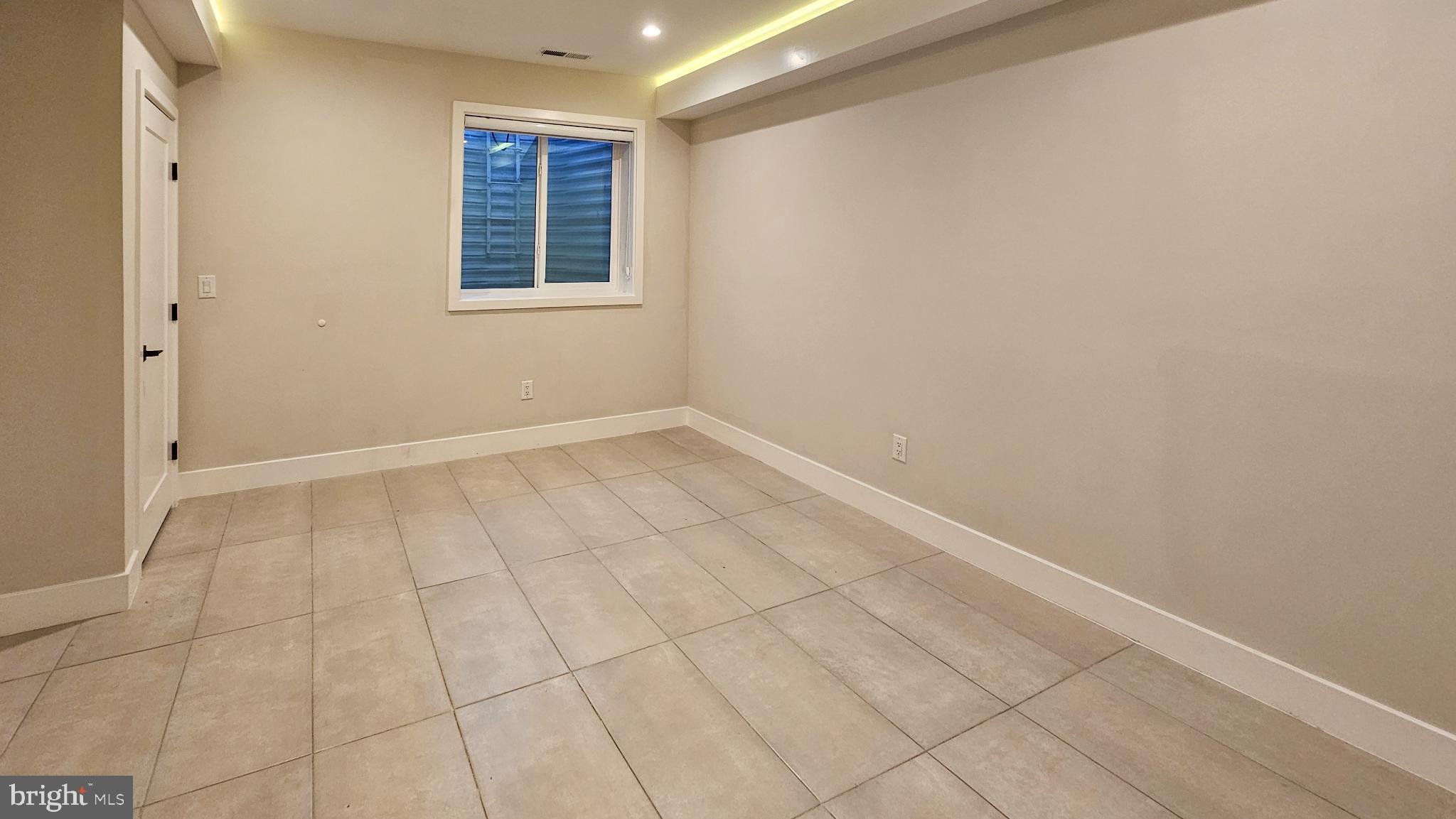 POINT BREEZE - Residential Lease