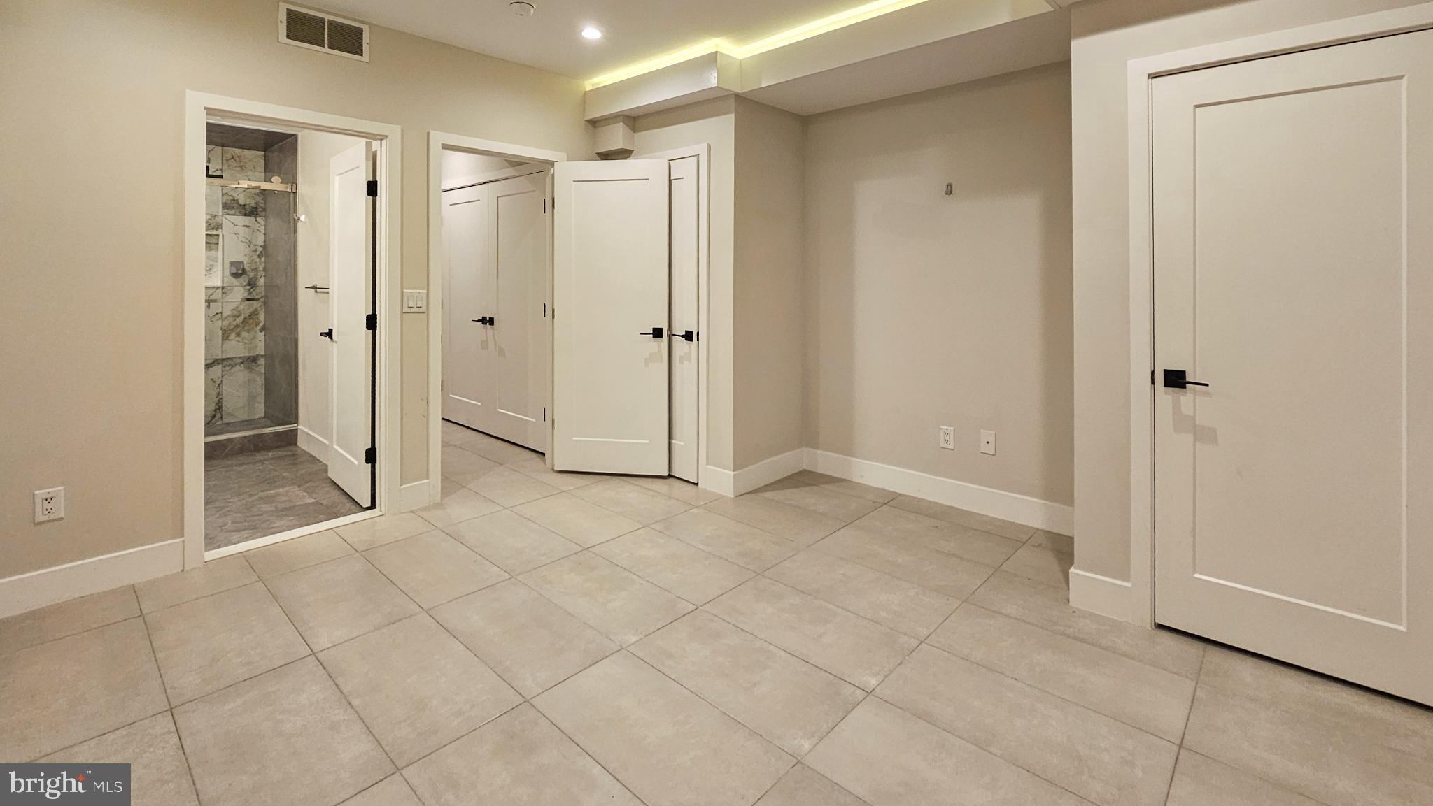 POINT BREEZE - Residential Lease