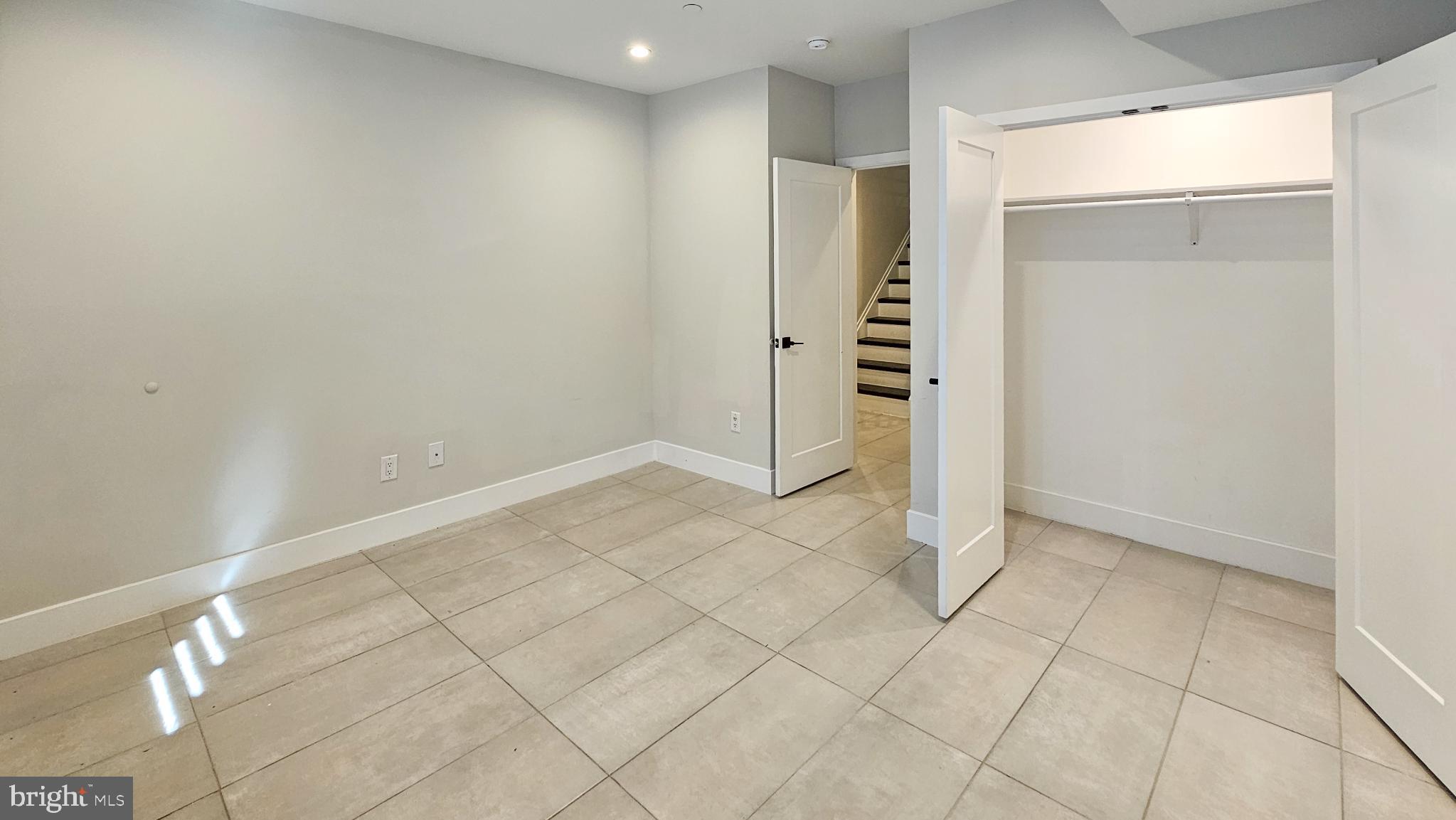 POINT BREEZE - Residential Lease