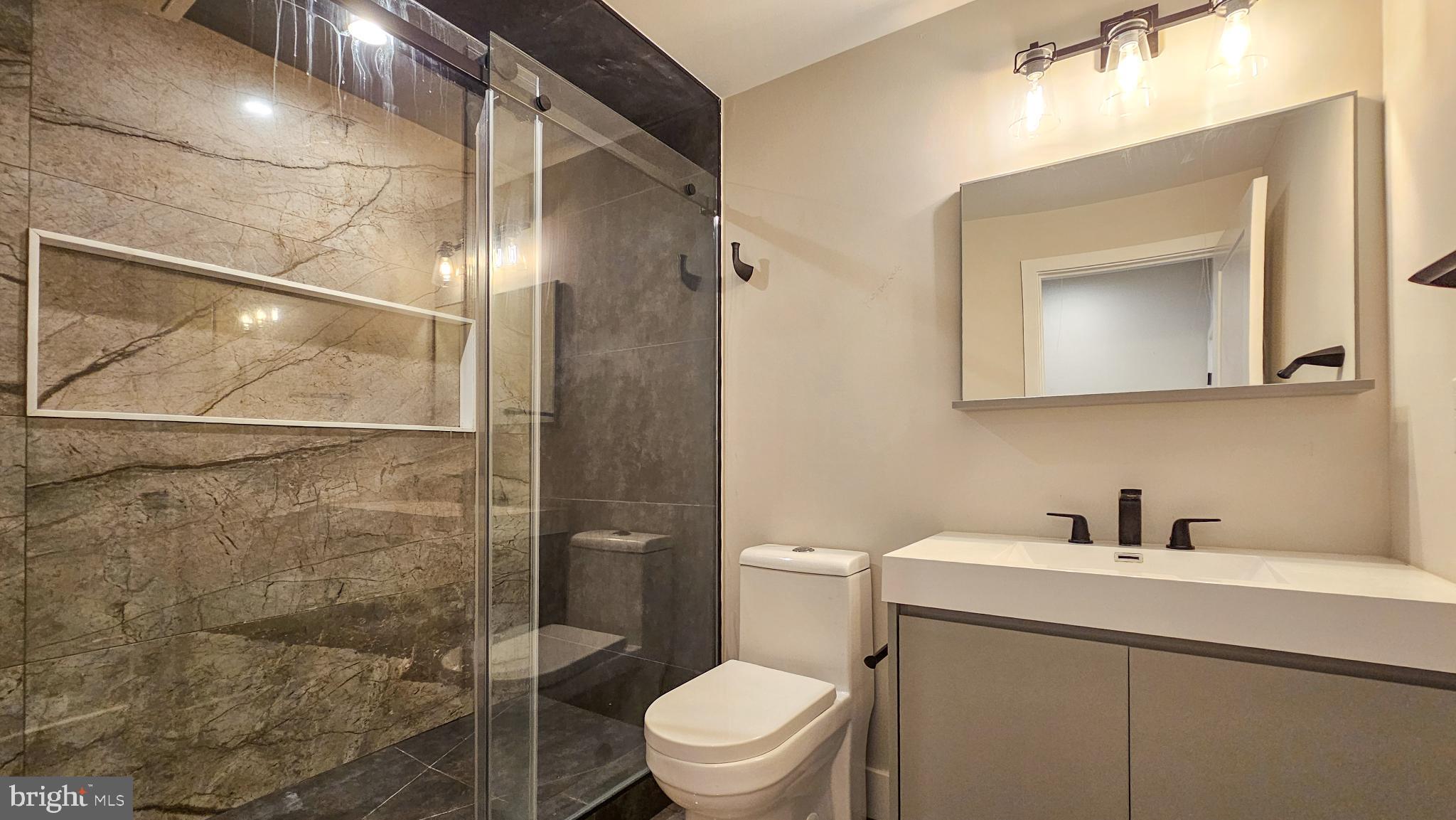 POINT BREEZE - Residential Lease