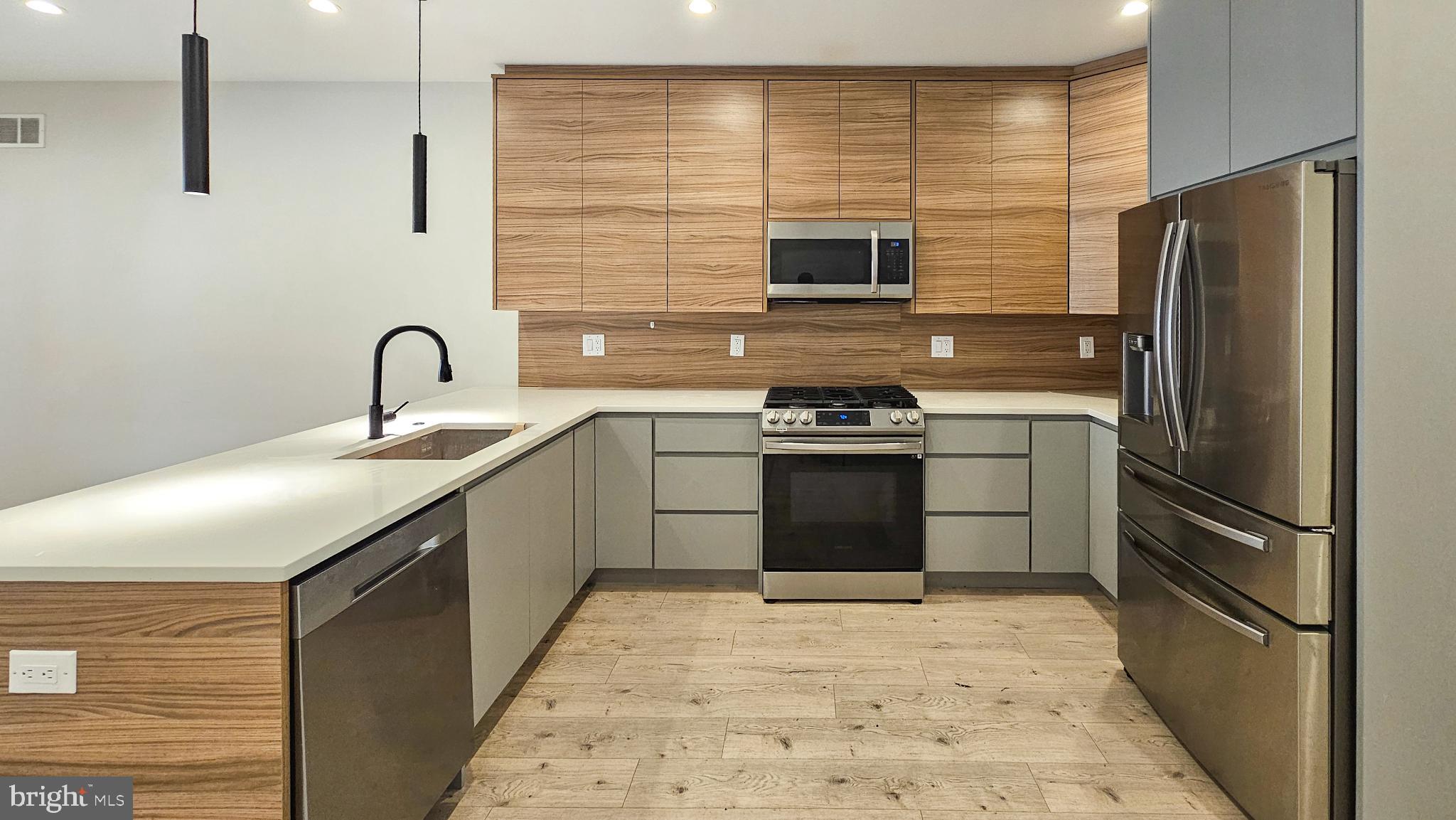 POINT BREEZE - Residential Lease