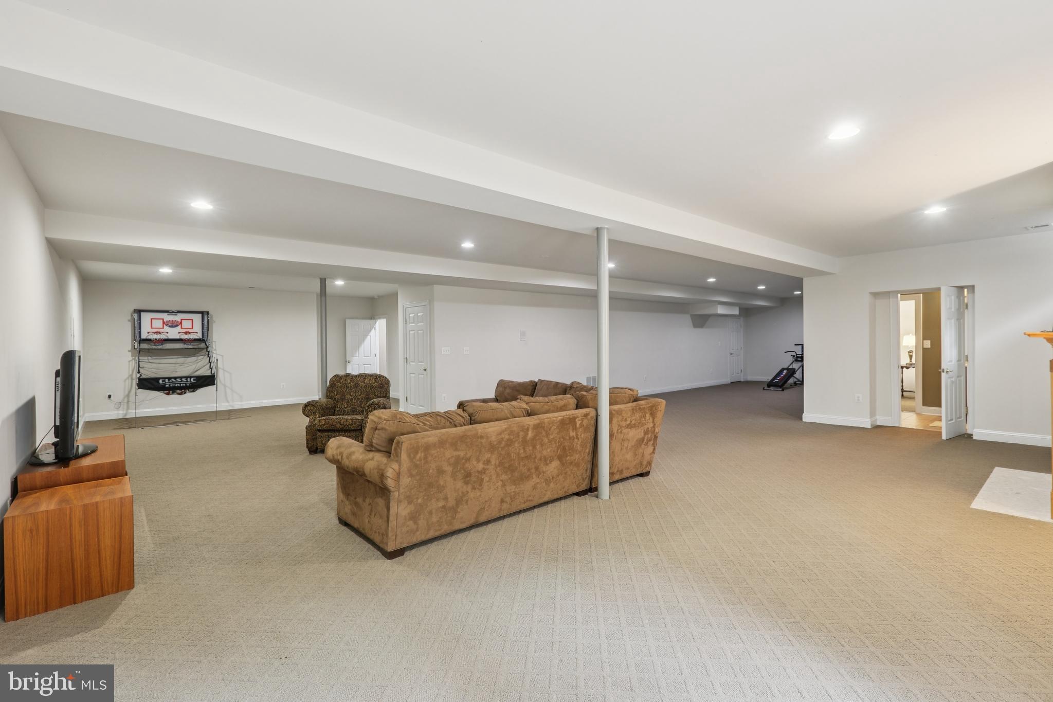 CEDAR CREST - Residential