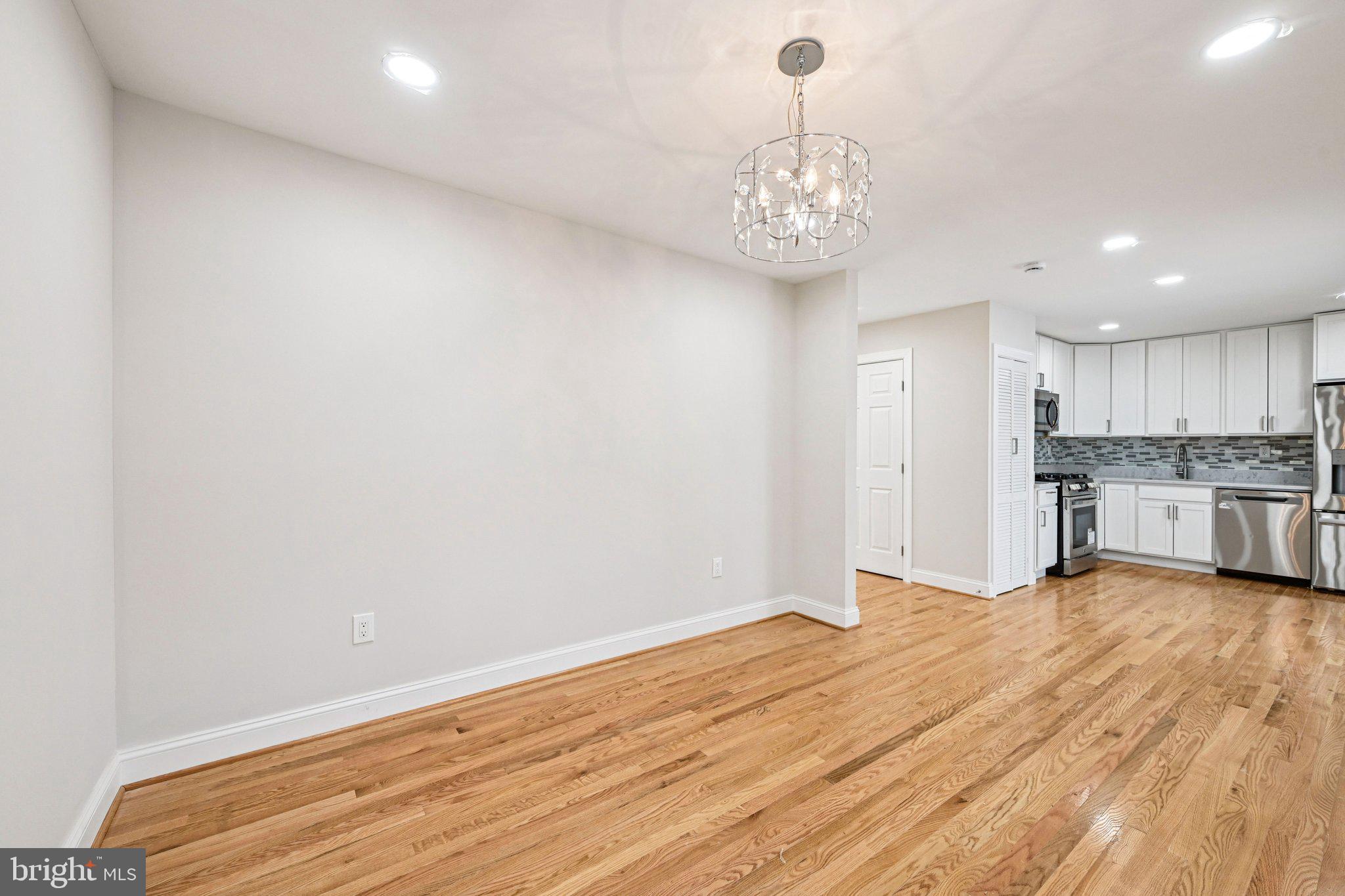 CARROLL SQUARE - Residential