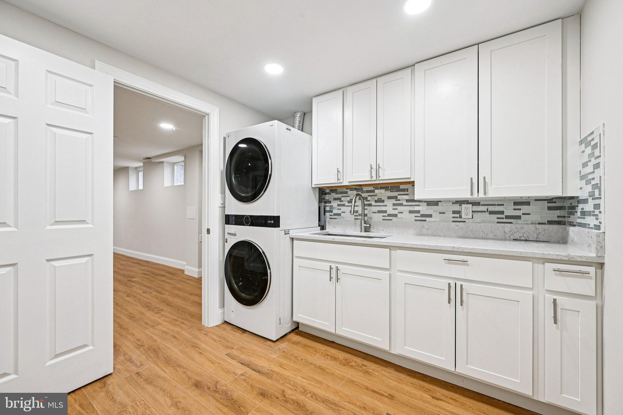 CARROLL SQUARE - Residential