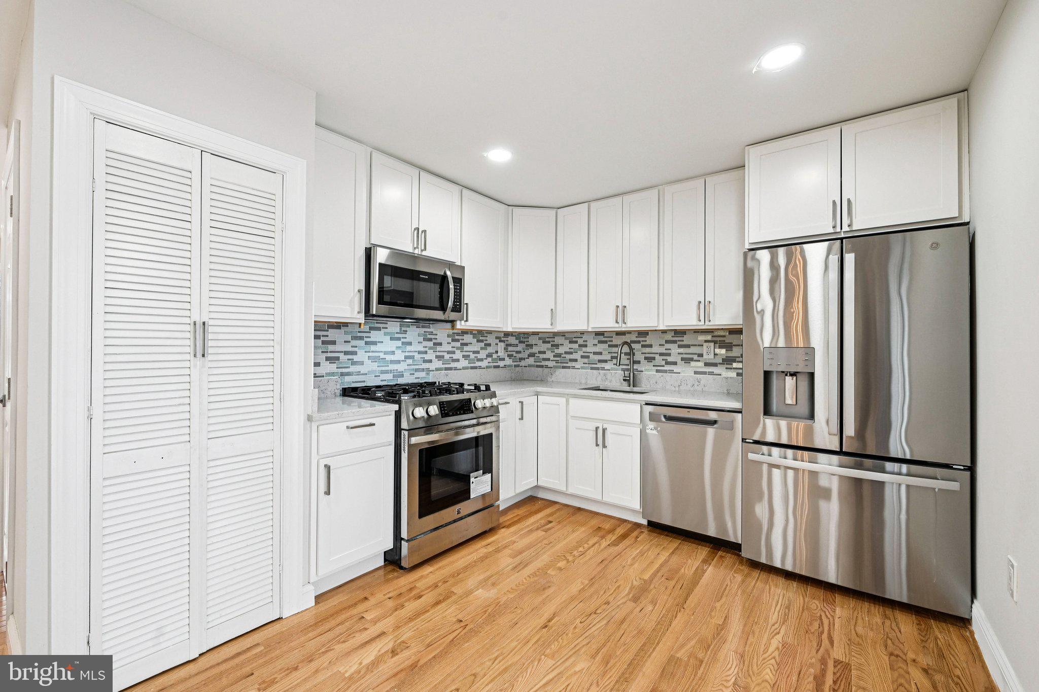 CARROLL SQUARE - Residential