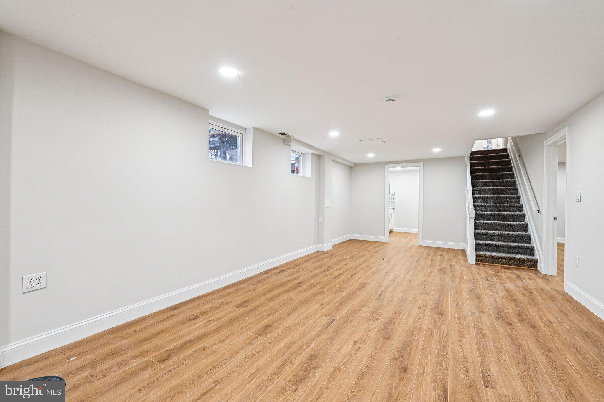 CARROLL SQUARE - Residential