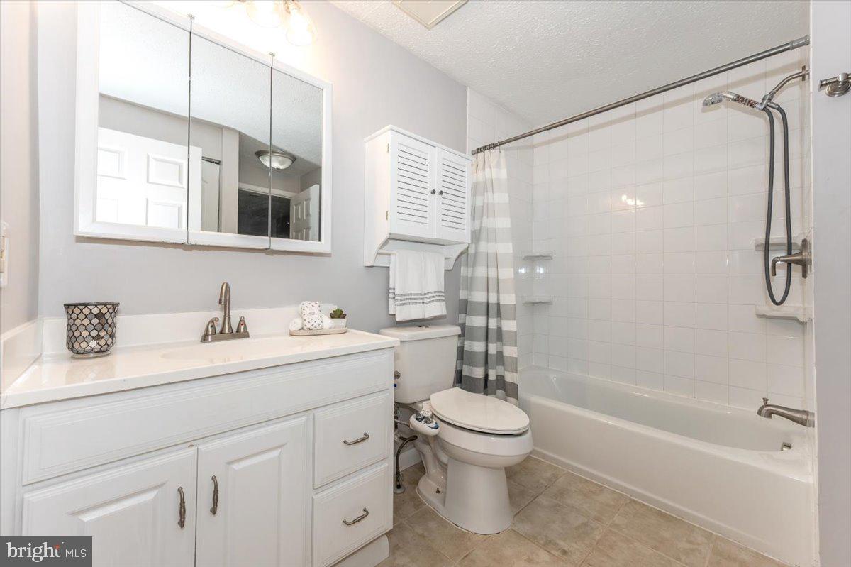 AMBER MEADOWS - Residential