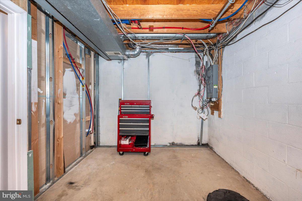 AMBER MEADOWS - Residential