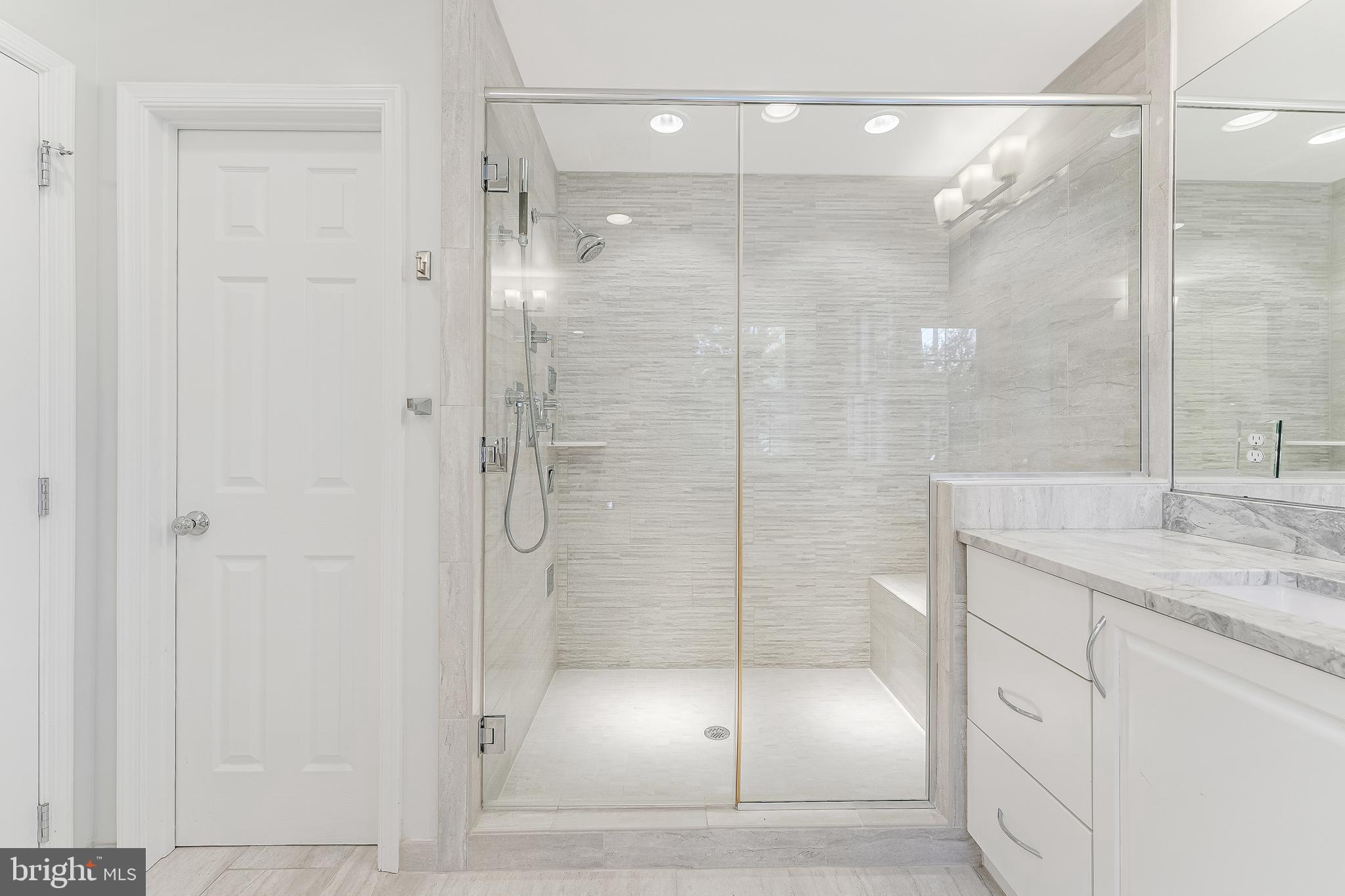 COUNTRY CLUB HILLS - Residential