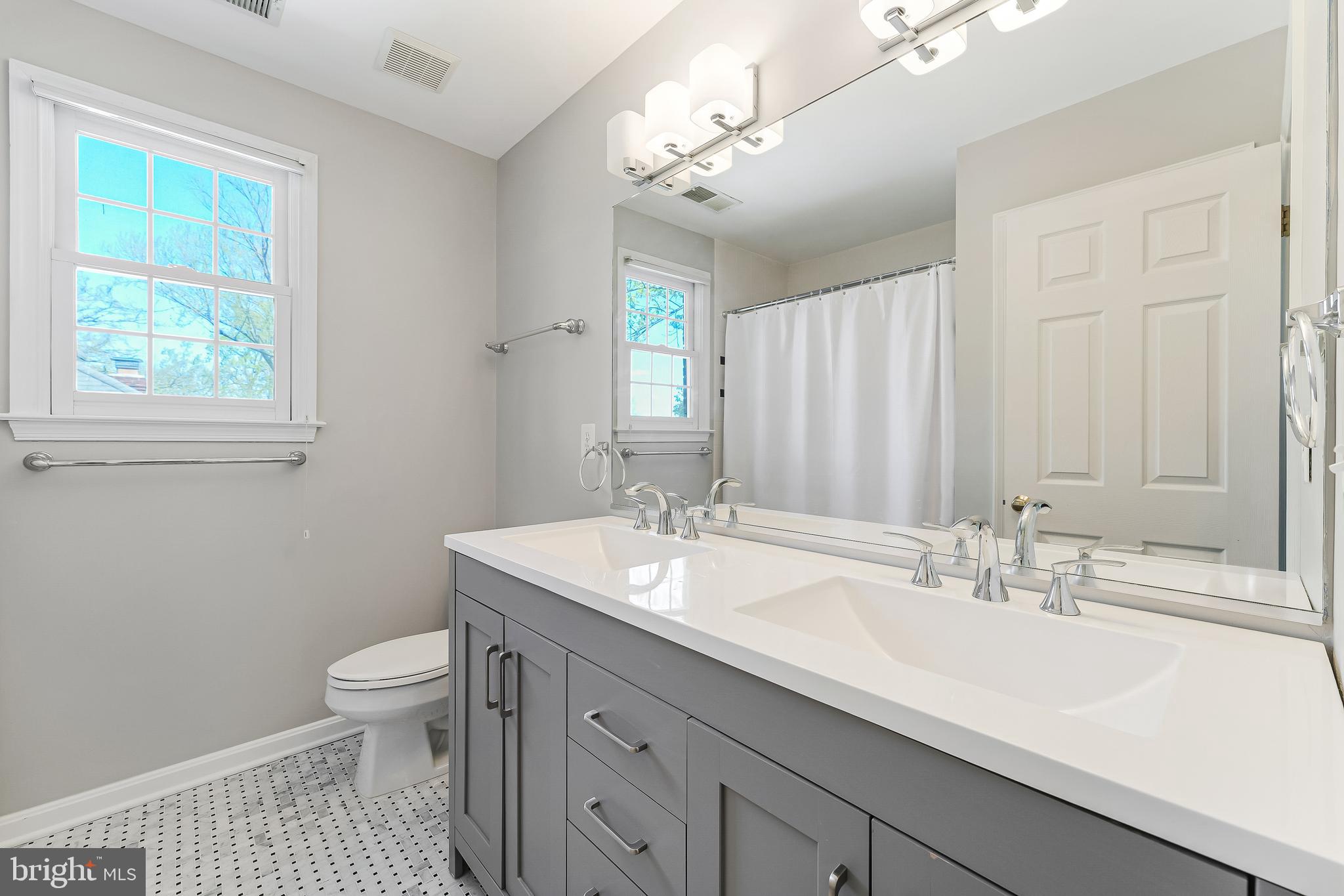 COUNTRY CLUB HILLS - Residential