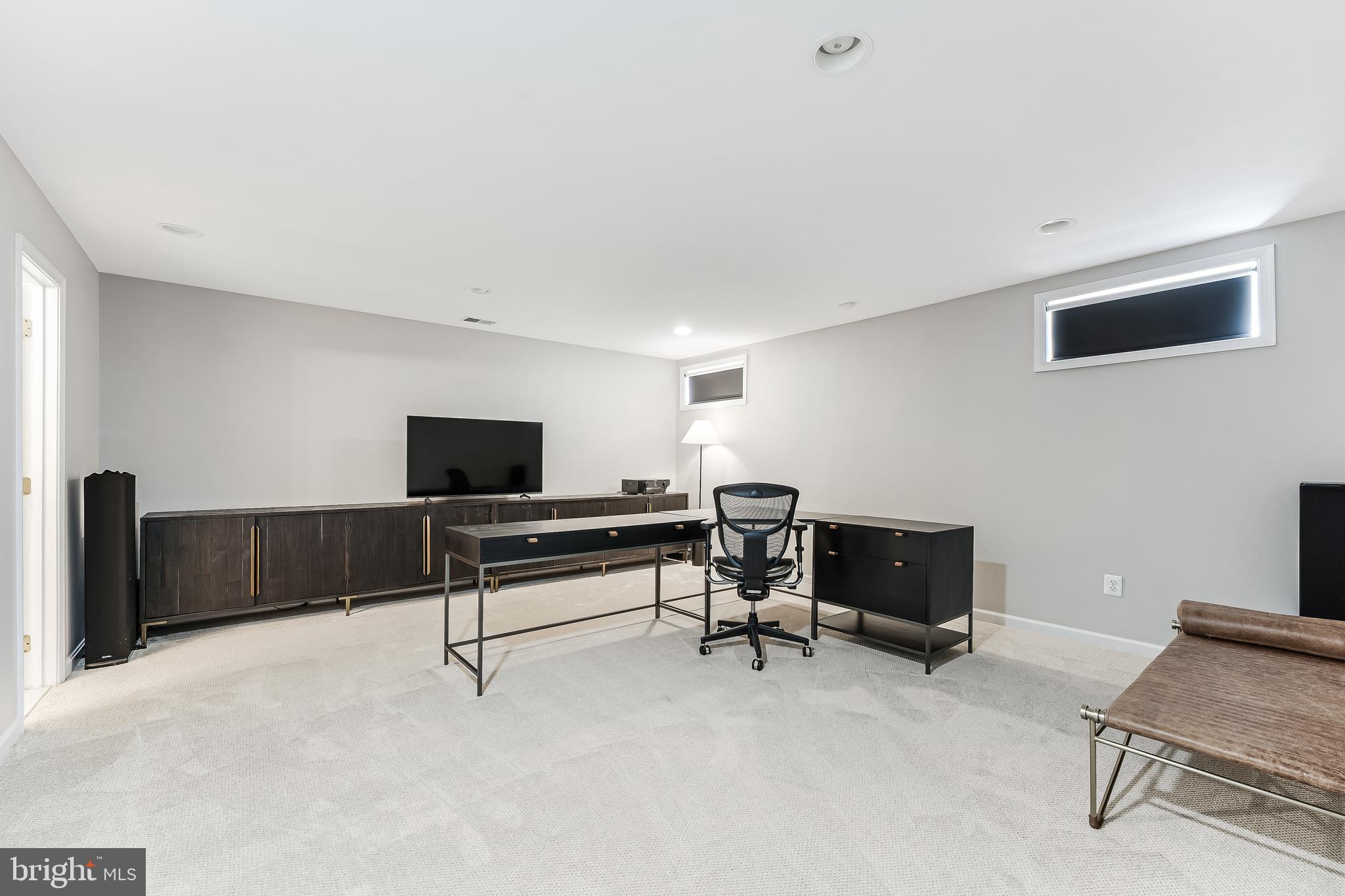 COUNTRY CLUB HILLS - Residential