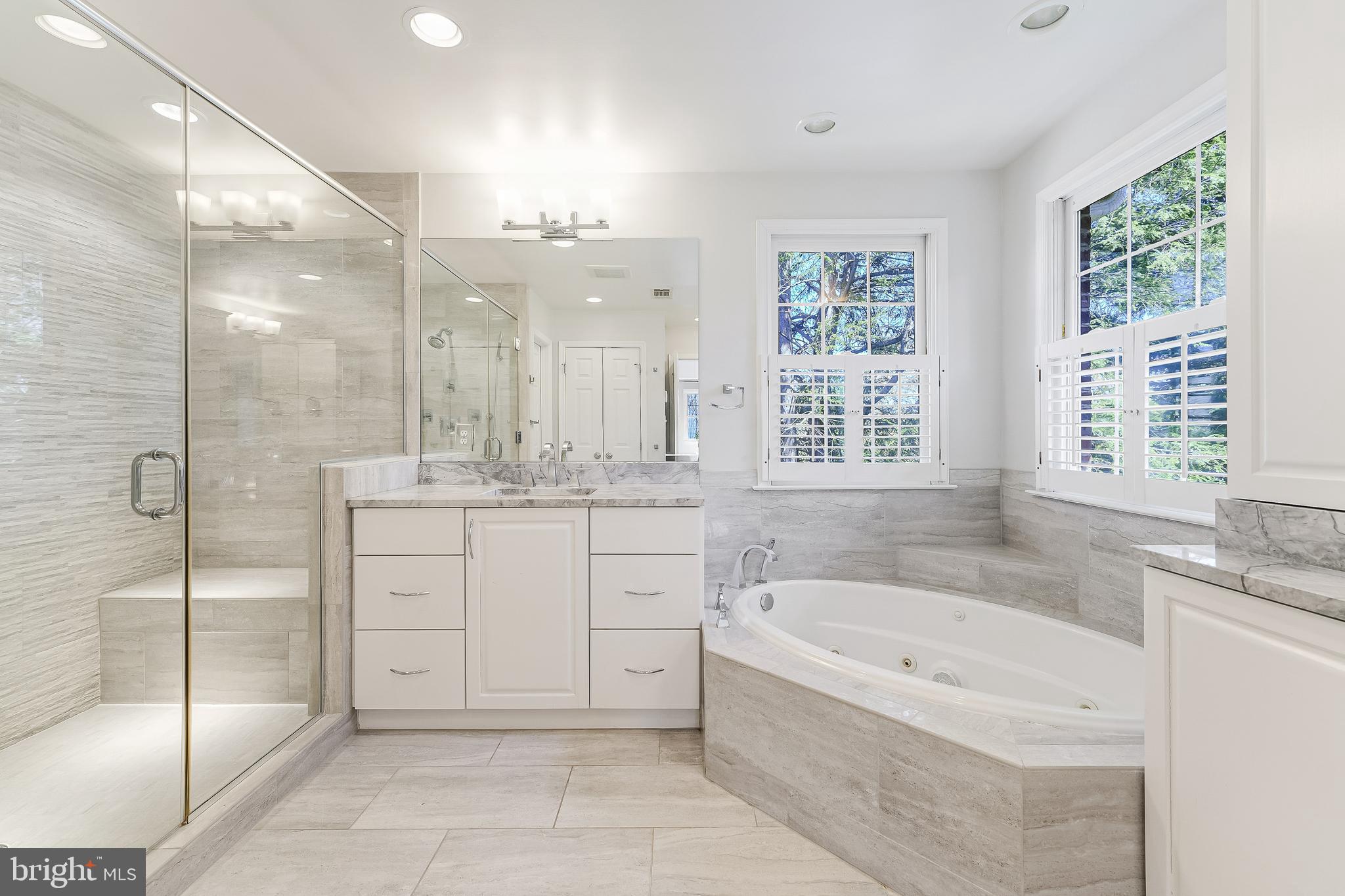 COUNTRY CLUB HILLS - Residential