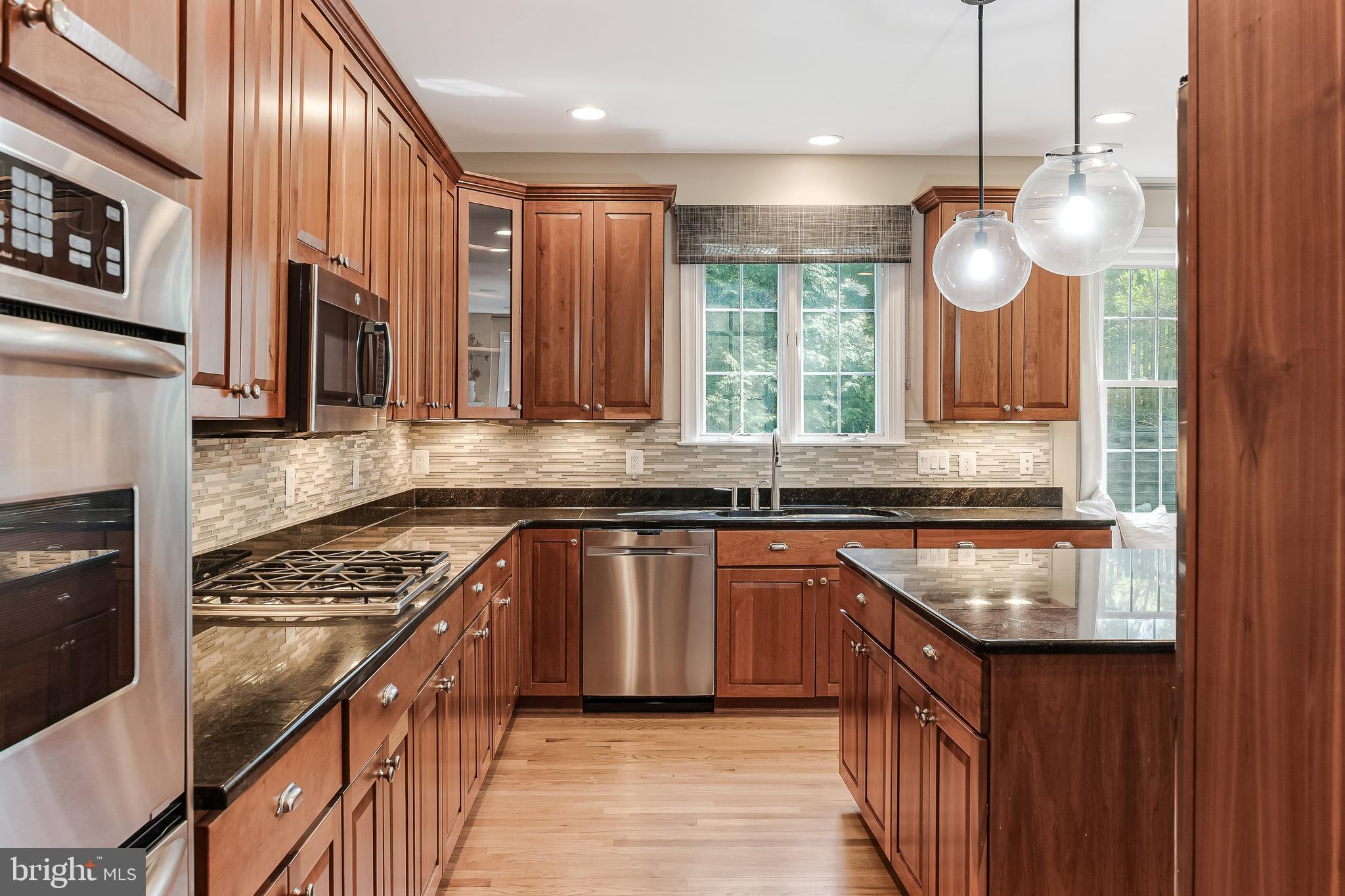 COUNTRY CLUB HILLS - Residential