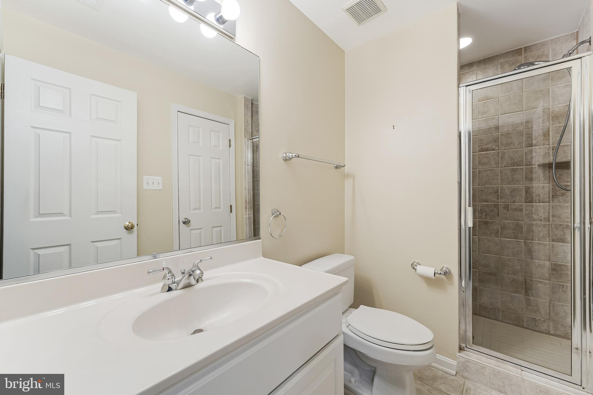 COUNTRY CLUB HILLS - Residential