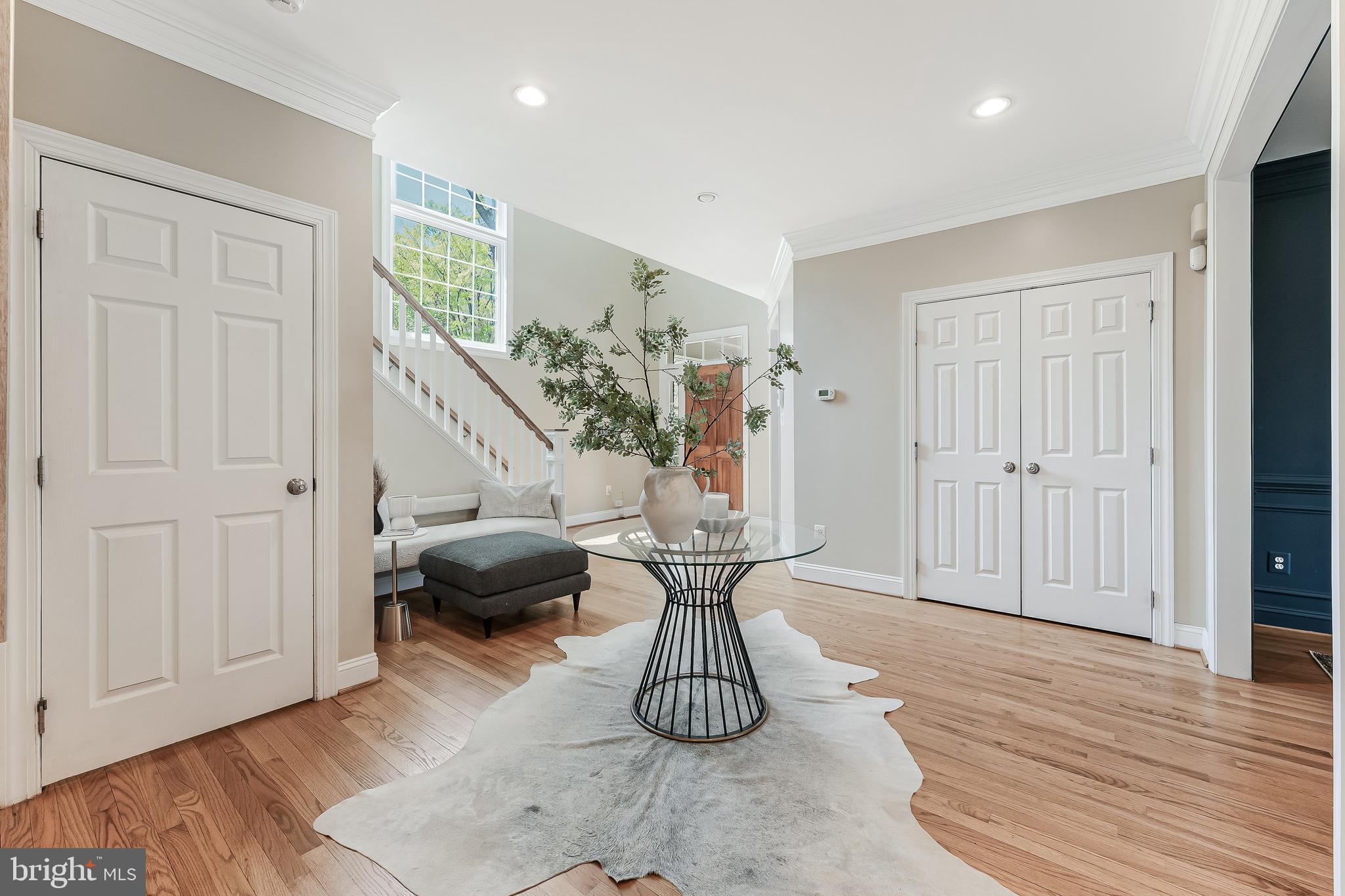 COUNTRY CLUB HILLS - Residential