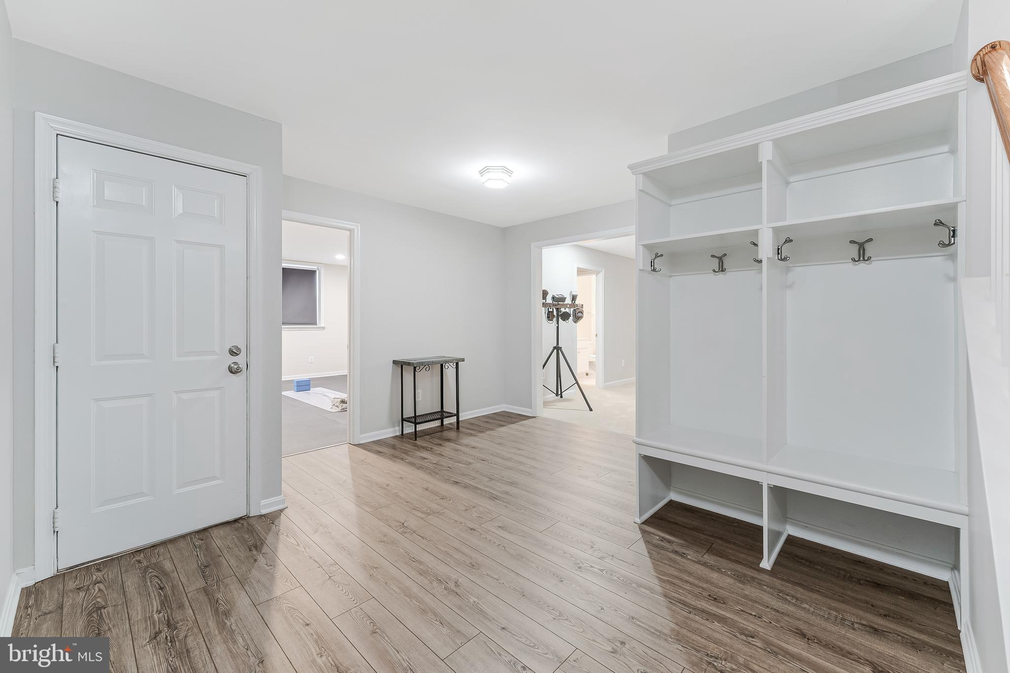 COUNTRY CLUB HILLS - Residential