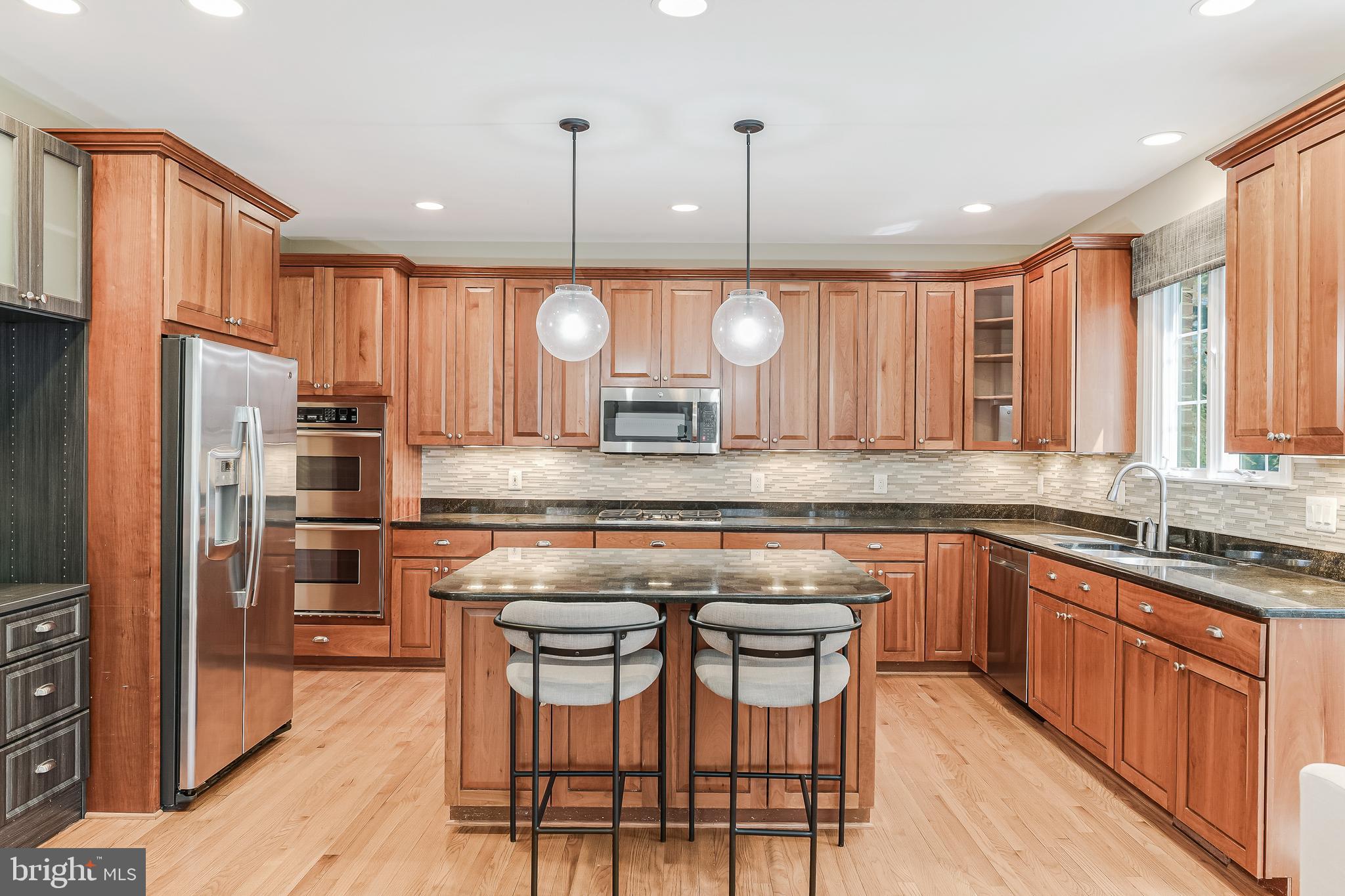 COUNTRY CLUB HILLS - Residential