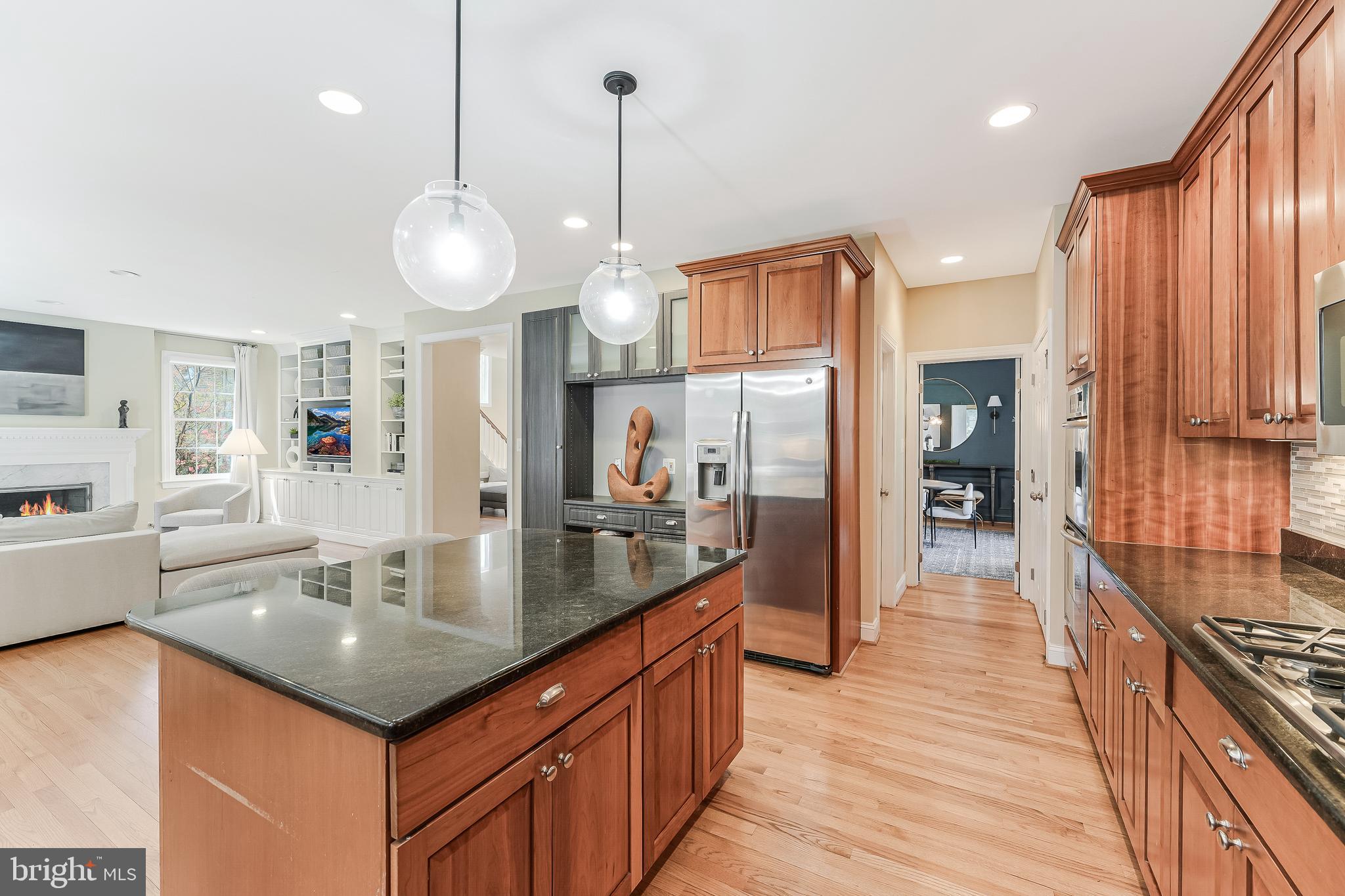 COUNTRY CLUB HILLS - Residential