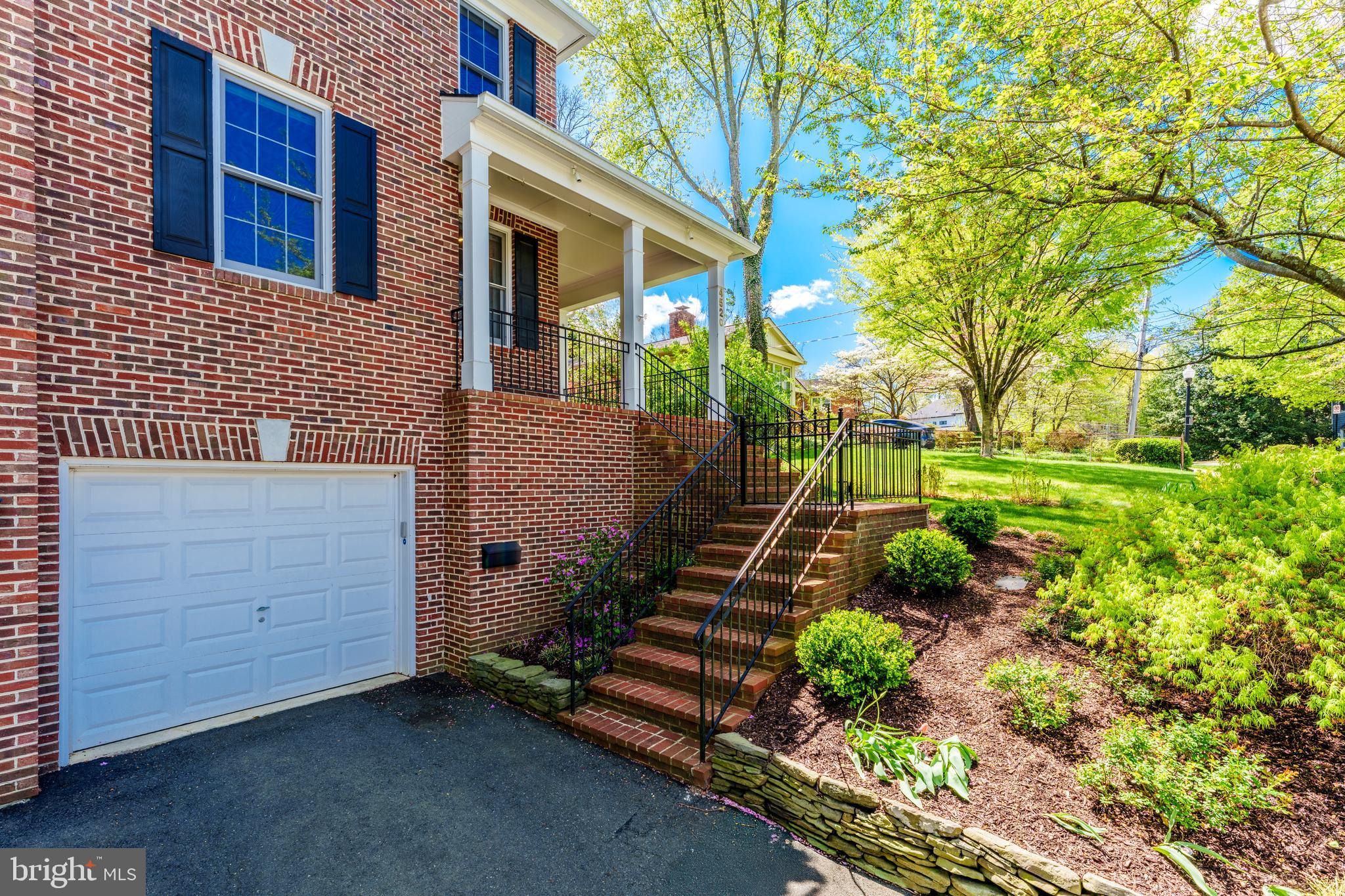 COUNTRY CLUB HILLS - Residential