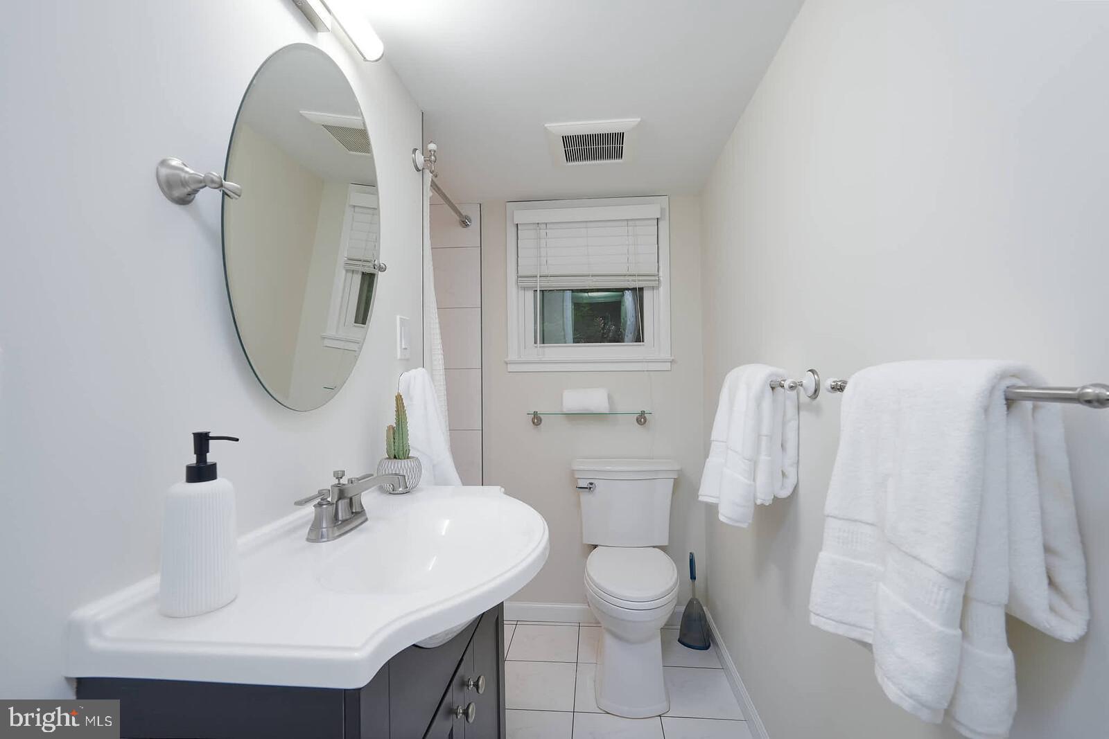 BROYHILL GLEN GARY PARK - Residential