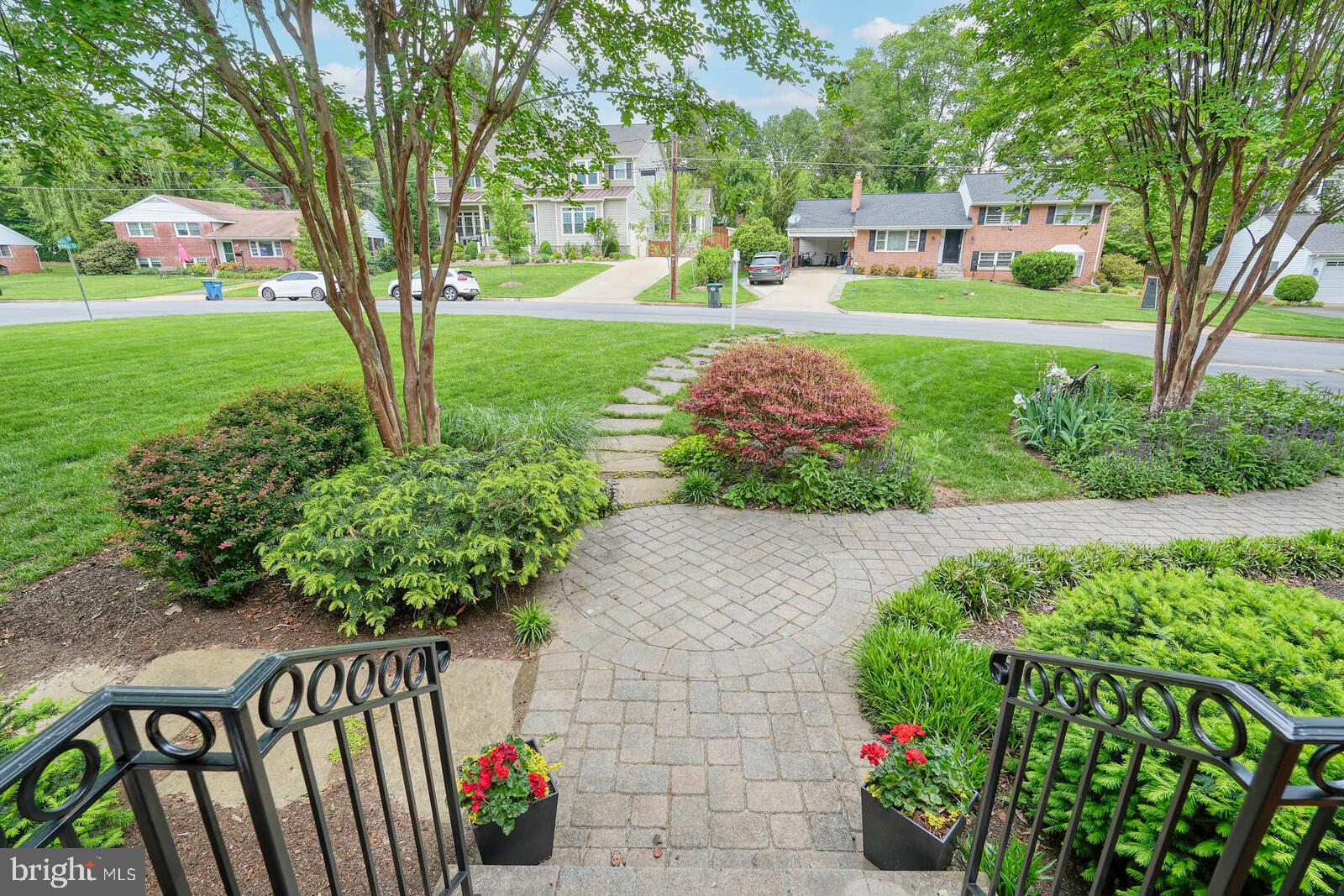 BROYHILL GLEN GARY PARK - Residential