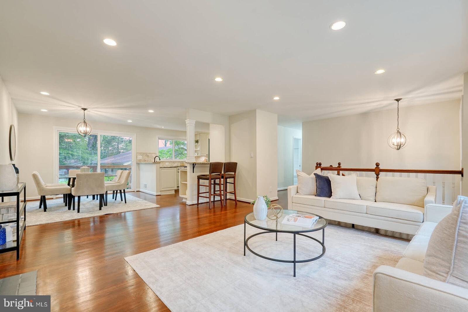 BROYHILL GLEN GARY PARK - Residential