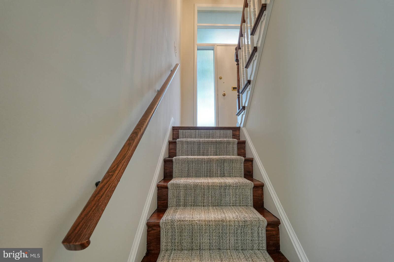 BROYHILL GLEN GARY PARK - Residential