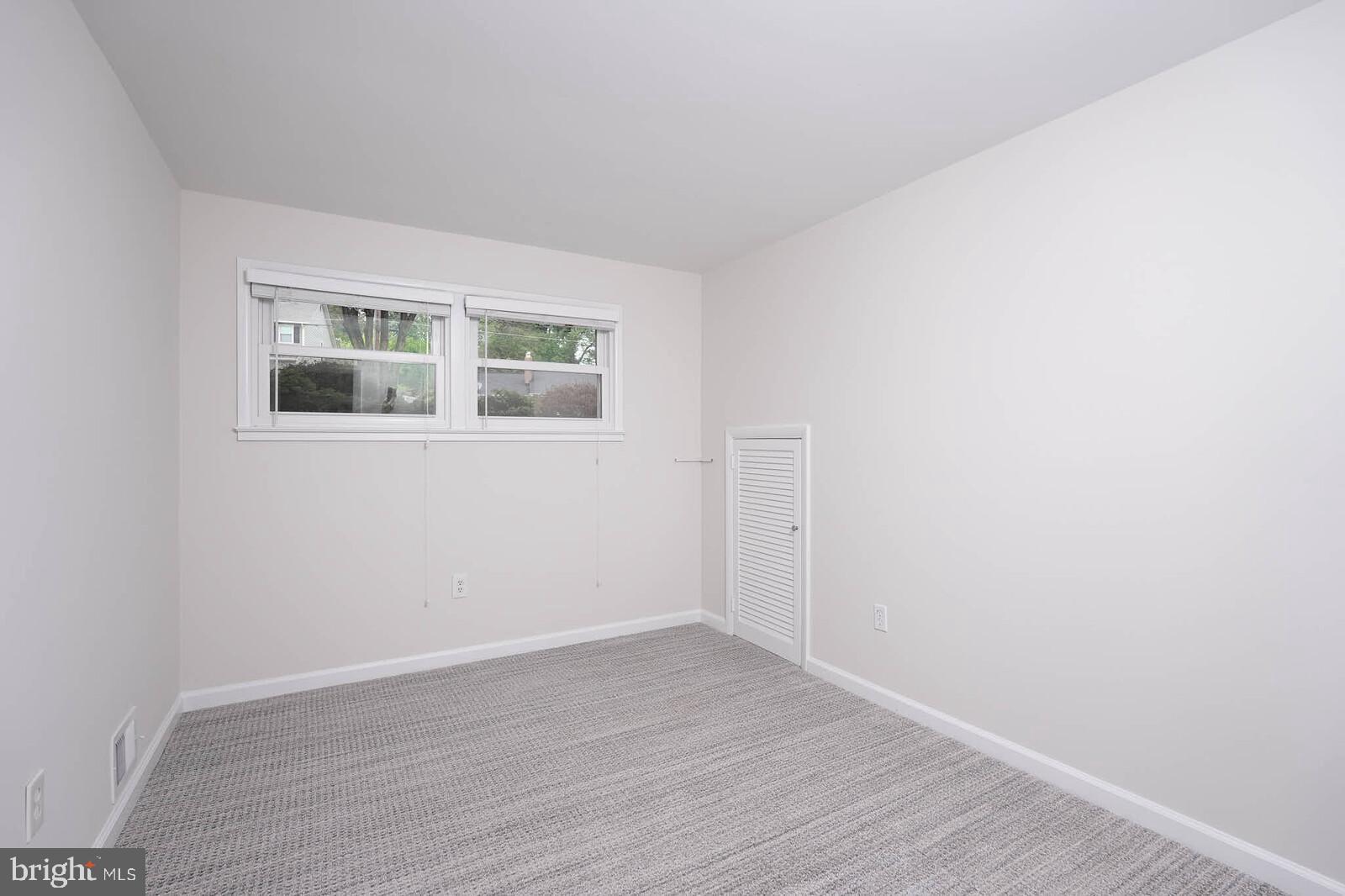 BROYHILL GLEN GARY PARK - Residential