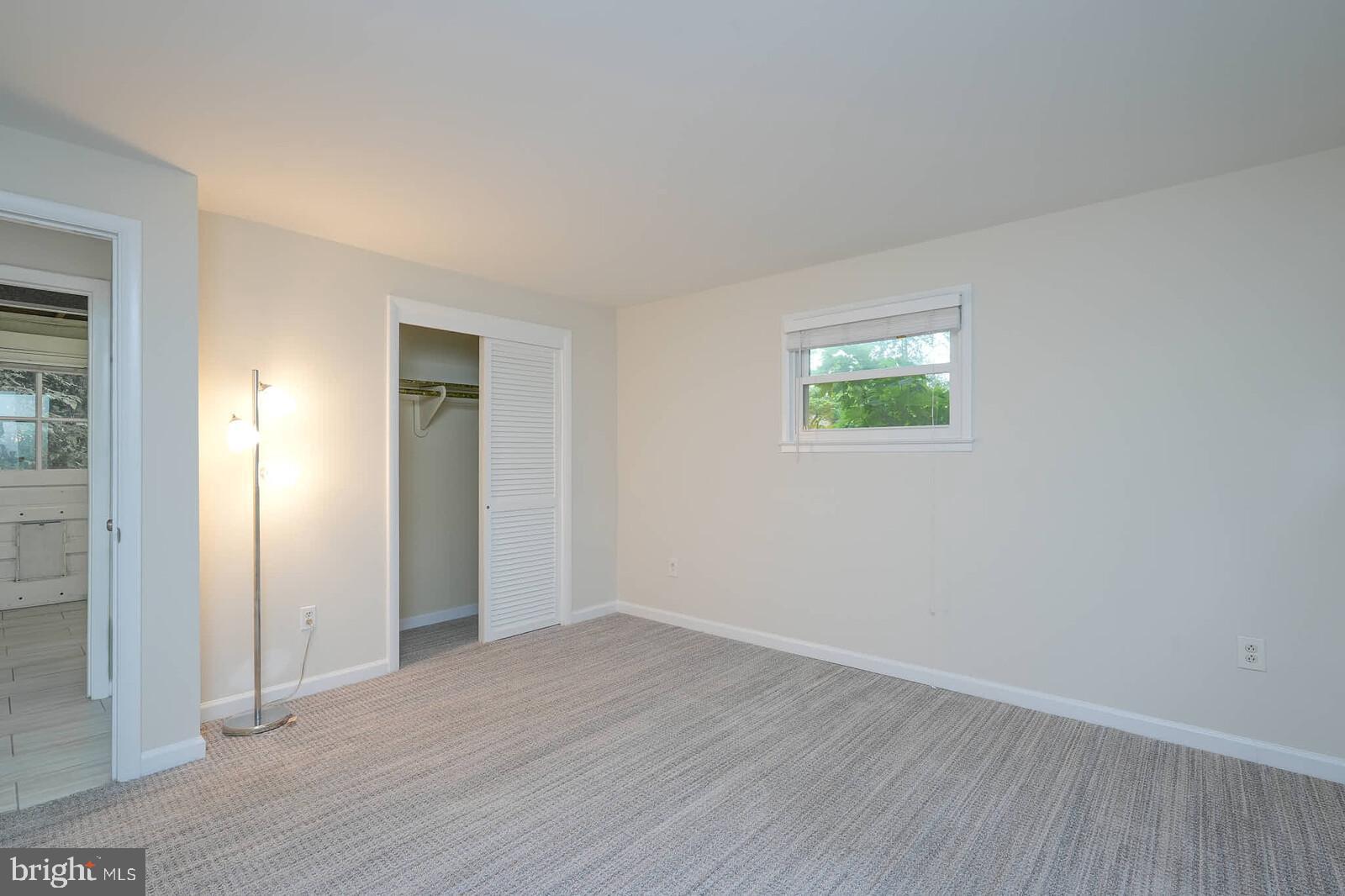 BROYHILL GLEN GARY PARK - Residential