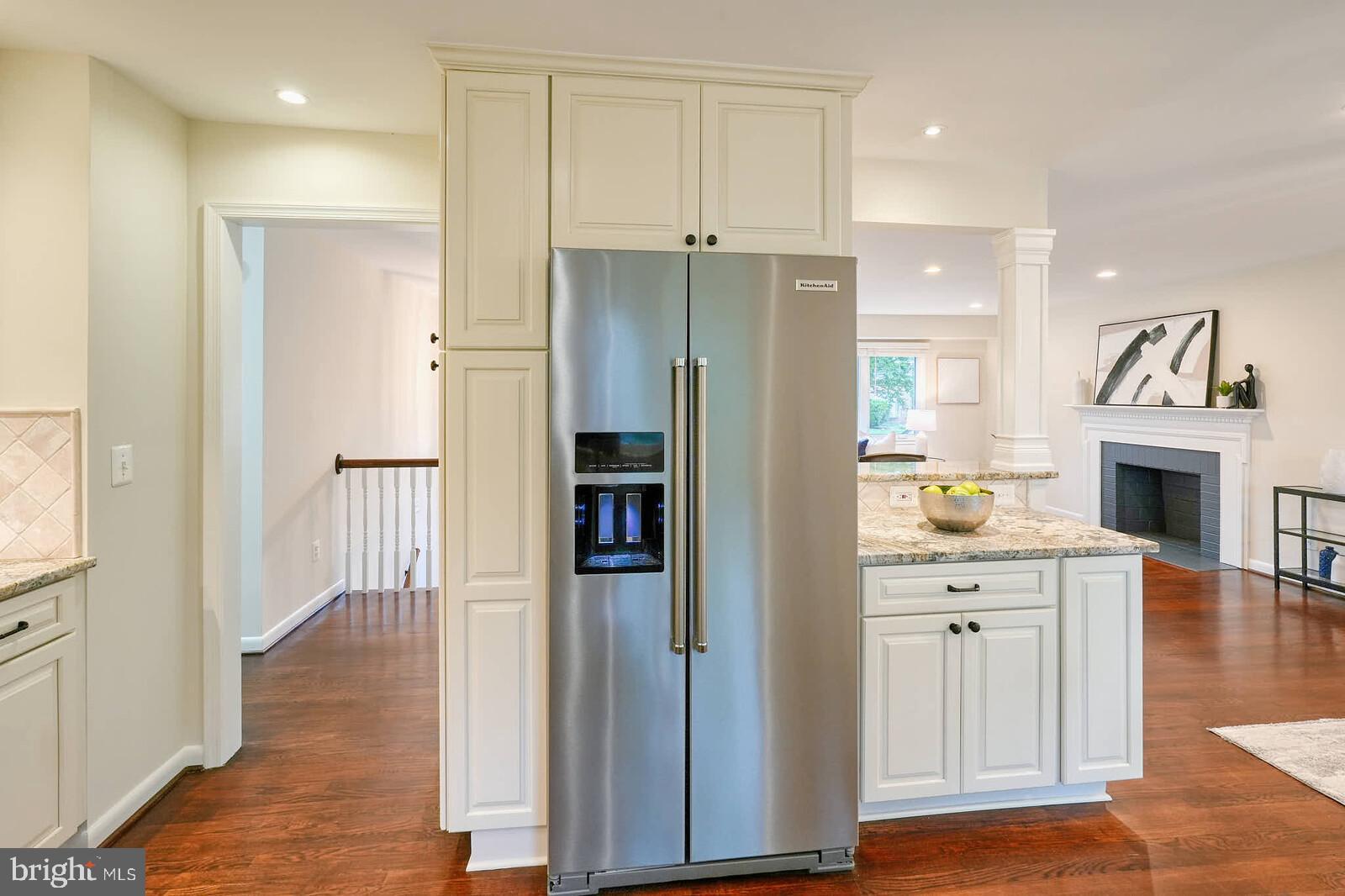 BROYHILL GLEN GARY PARK - Residential