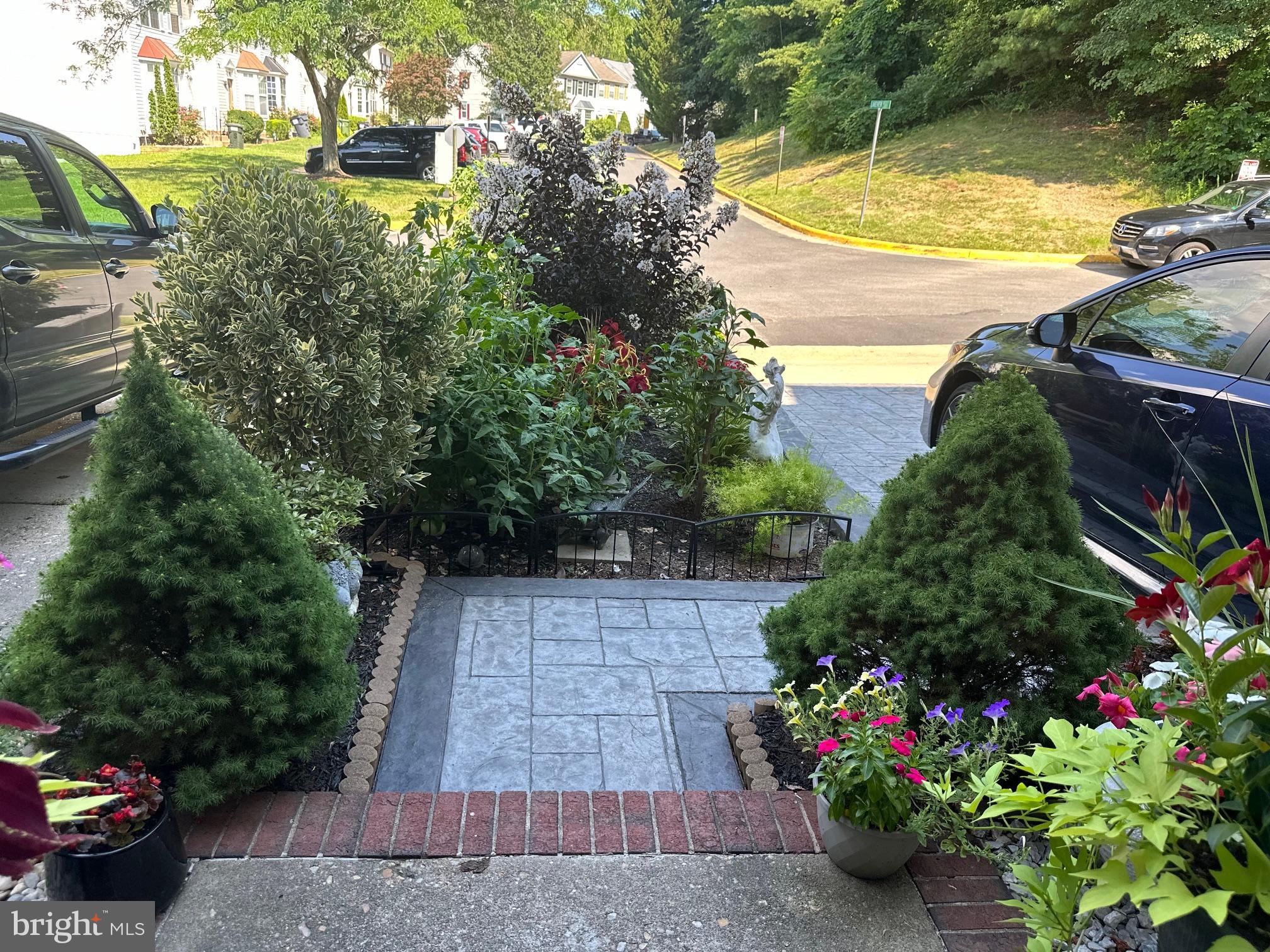 106 LAKEVIEW COURT