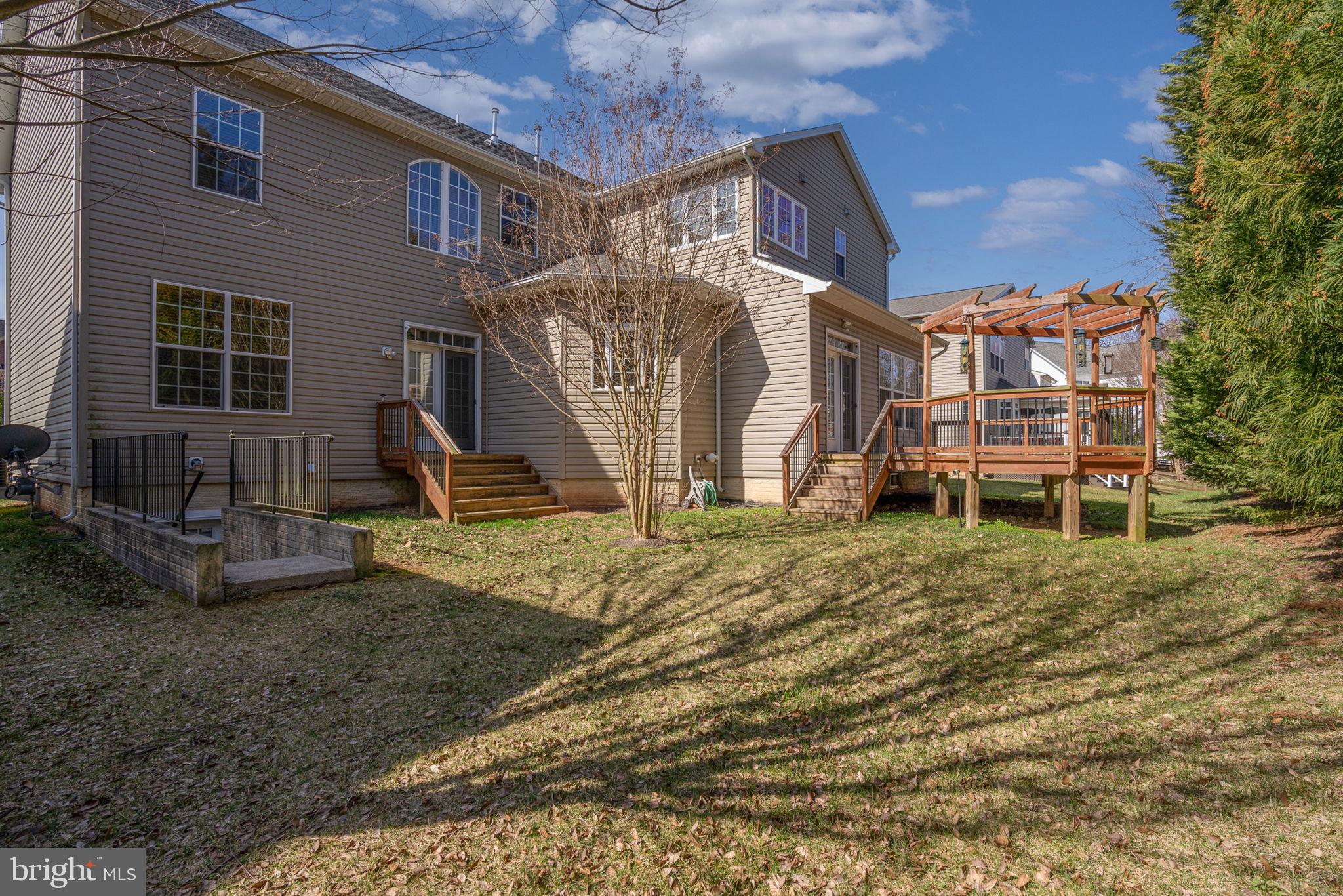 MEADOWS AT MORRIS FARM - Residential