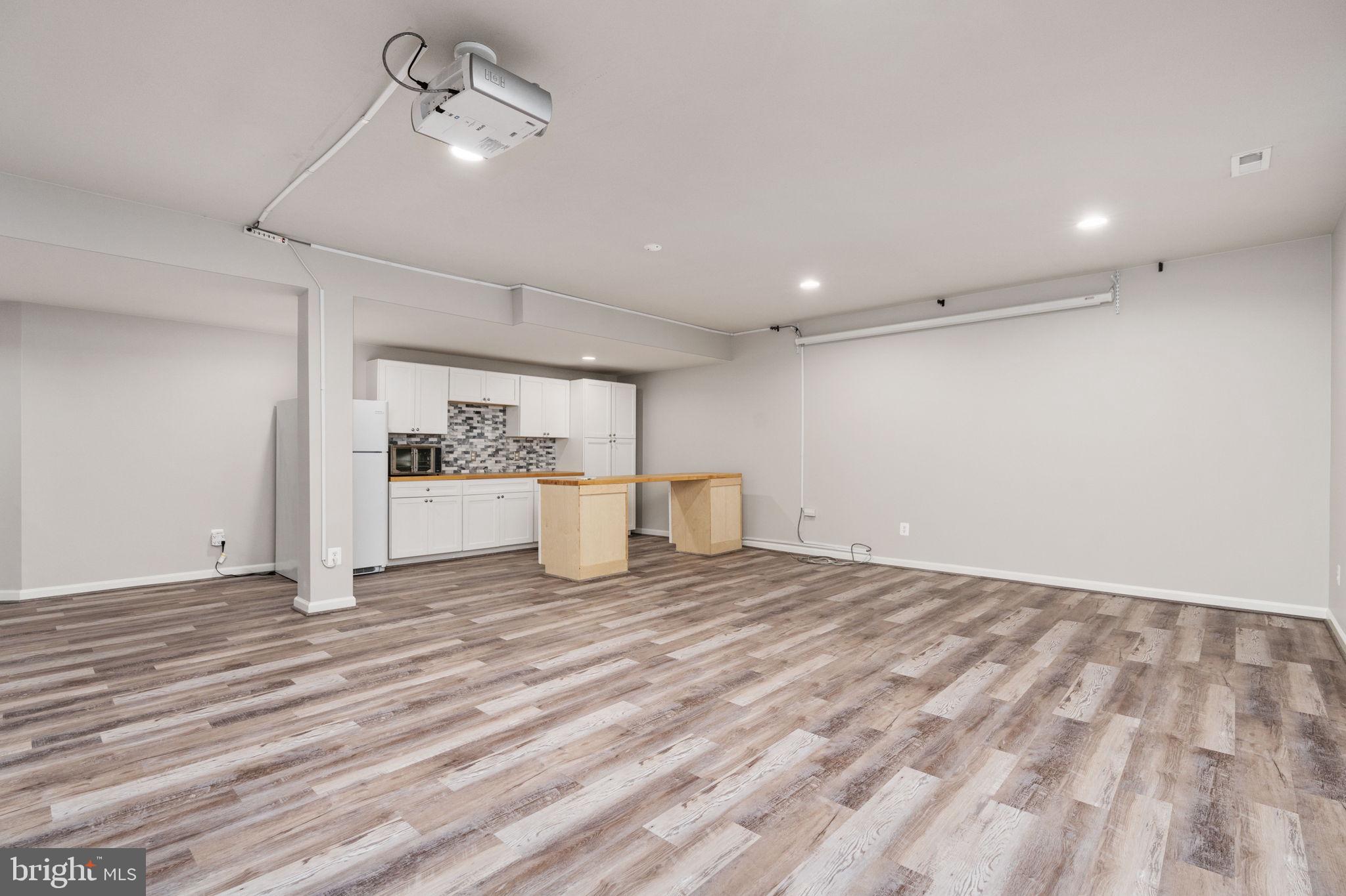 MEADOWS AT MORRIS FARM - Residential