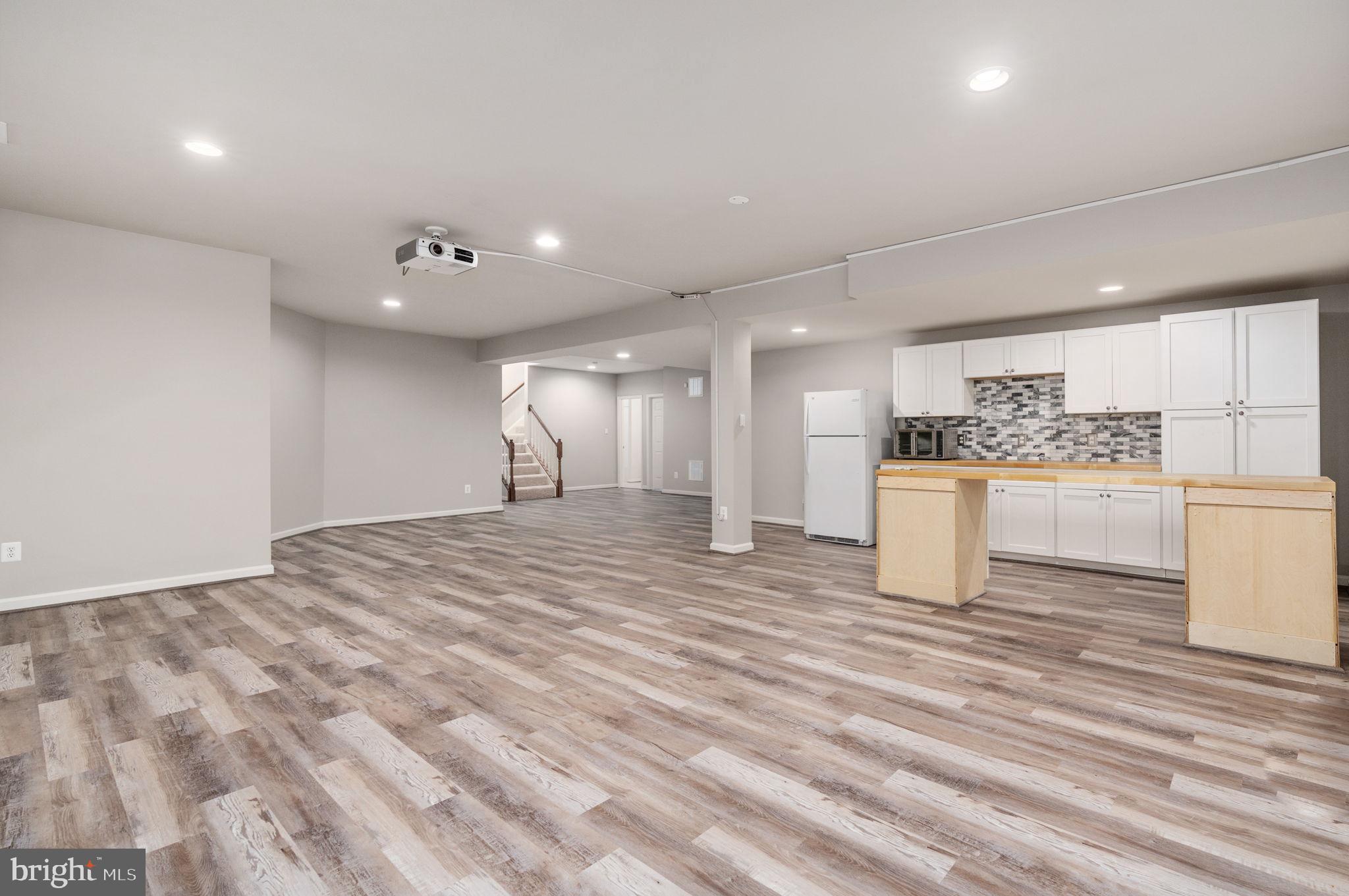 MEADOWS AT MORRIS FARM - Residential