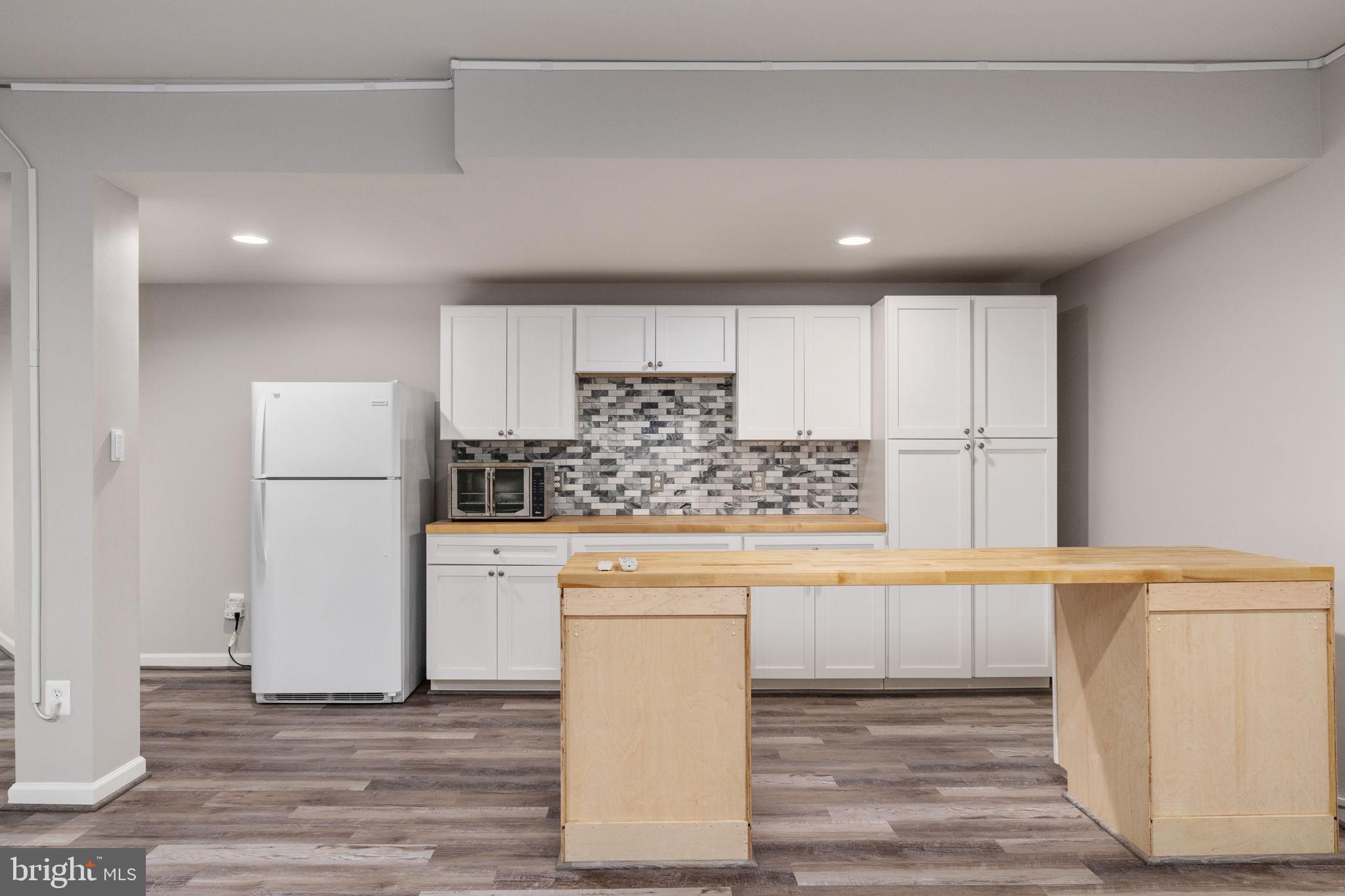 MEADOWS AT MORRIS FARM - Residential